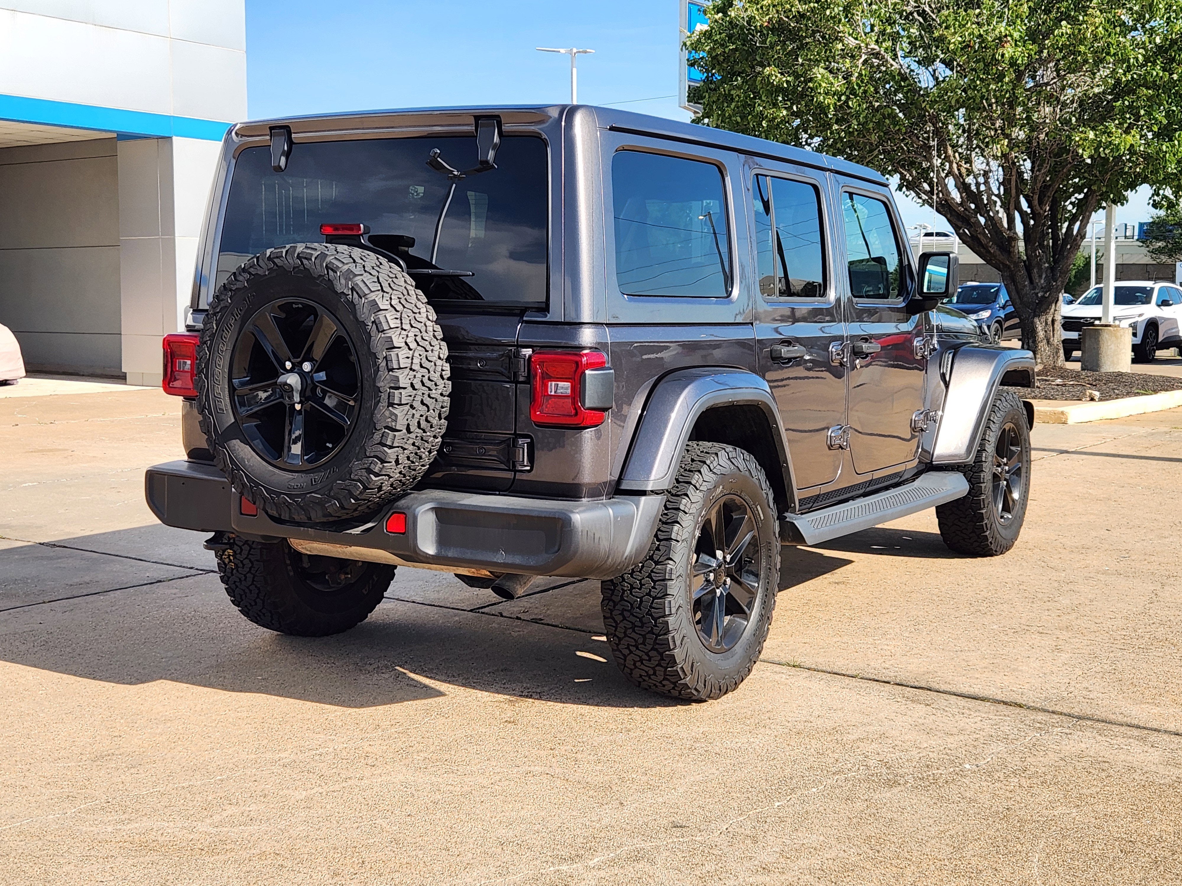 2020 Jeep Wrangler Unlimited Sahara Altitude 4x4