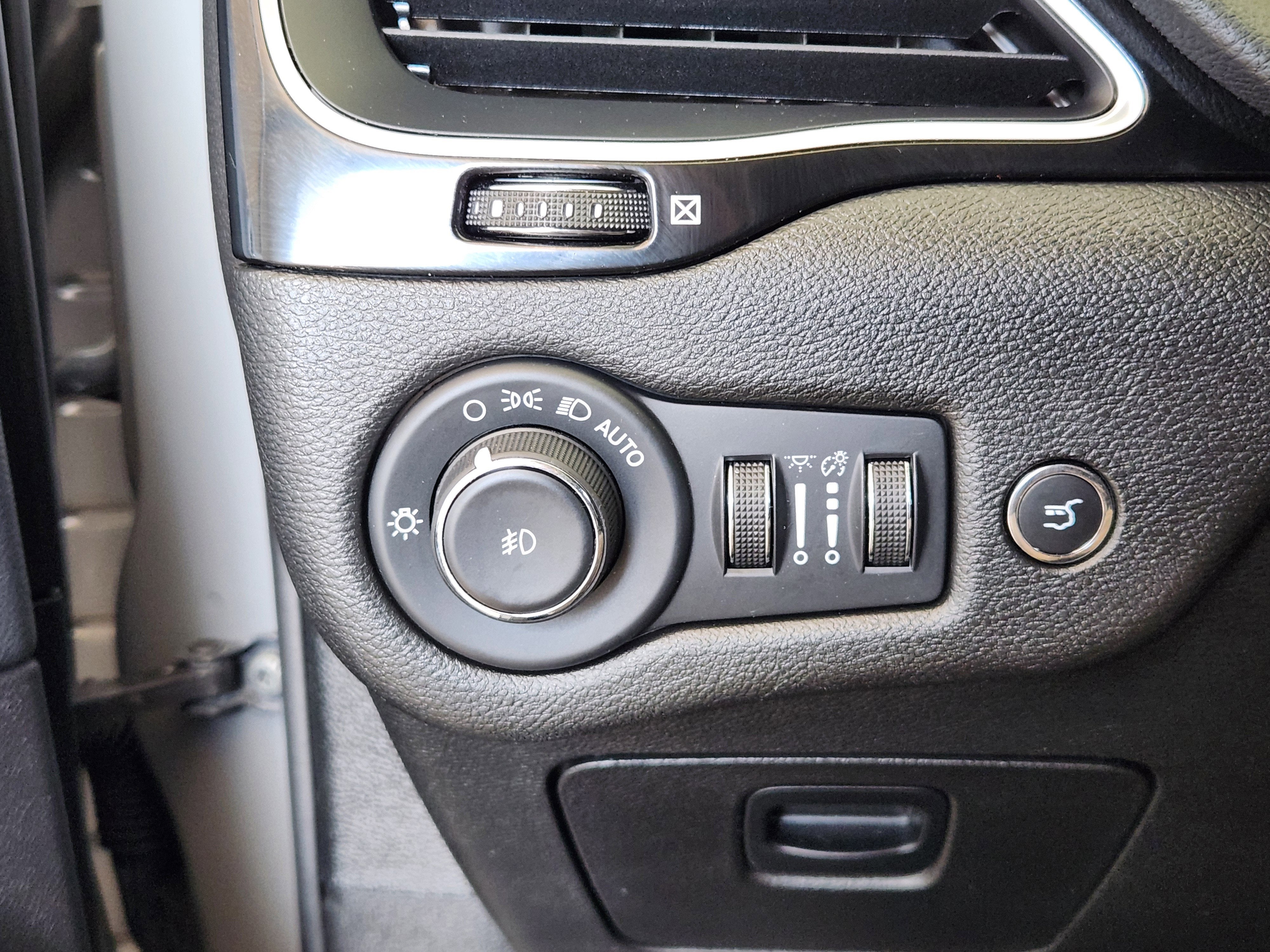 2023 Jeep Cherokee Altitude Lux 4x4