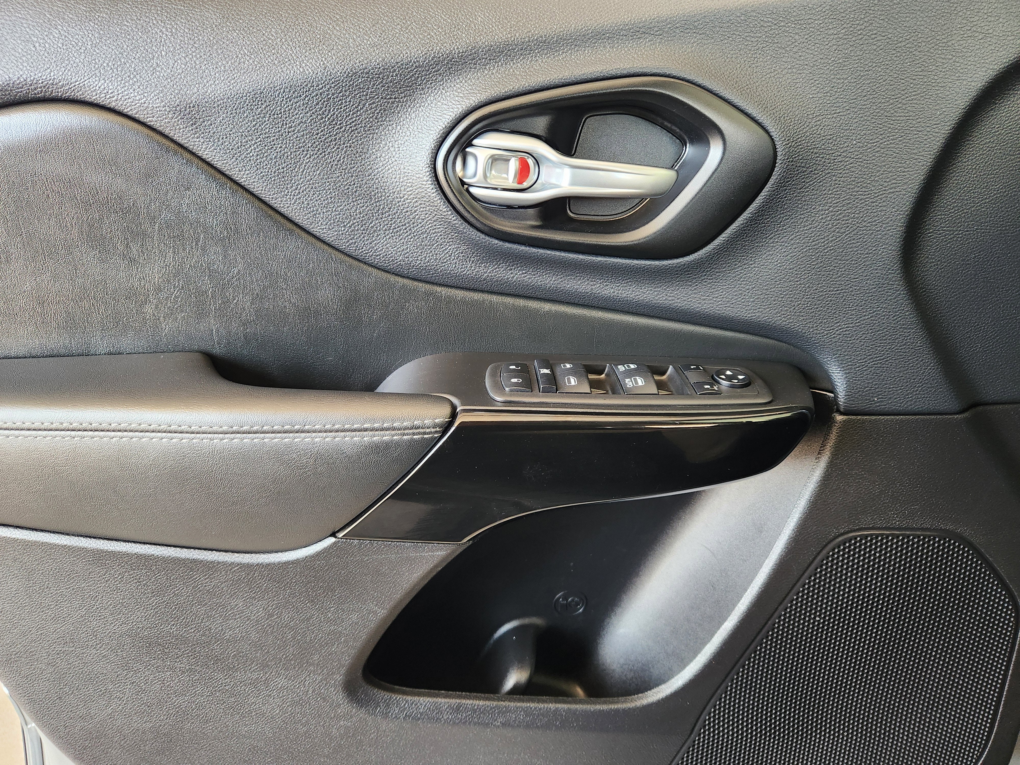 2023 Jeep Cherokee Altitude Lux 4x4