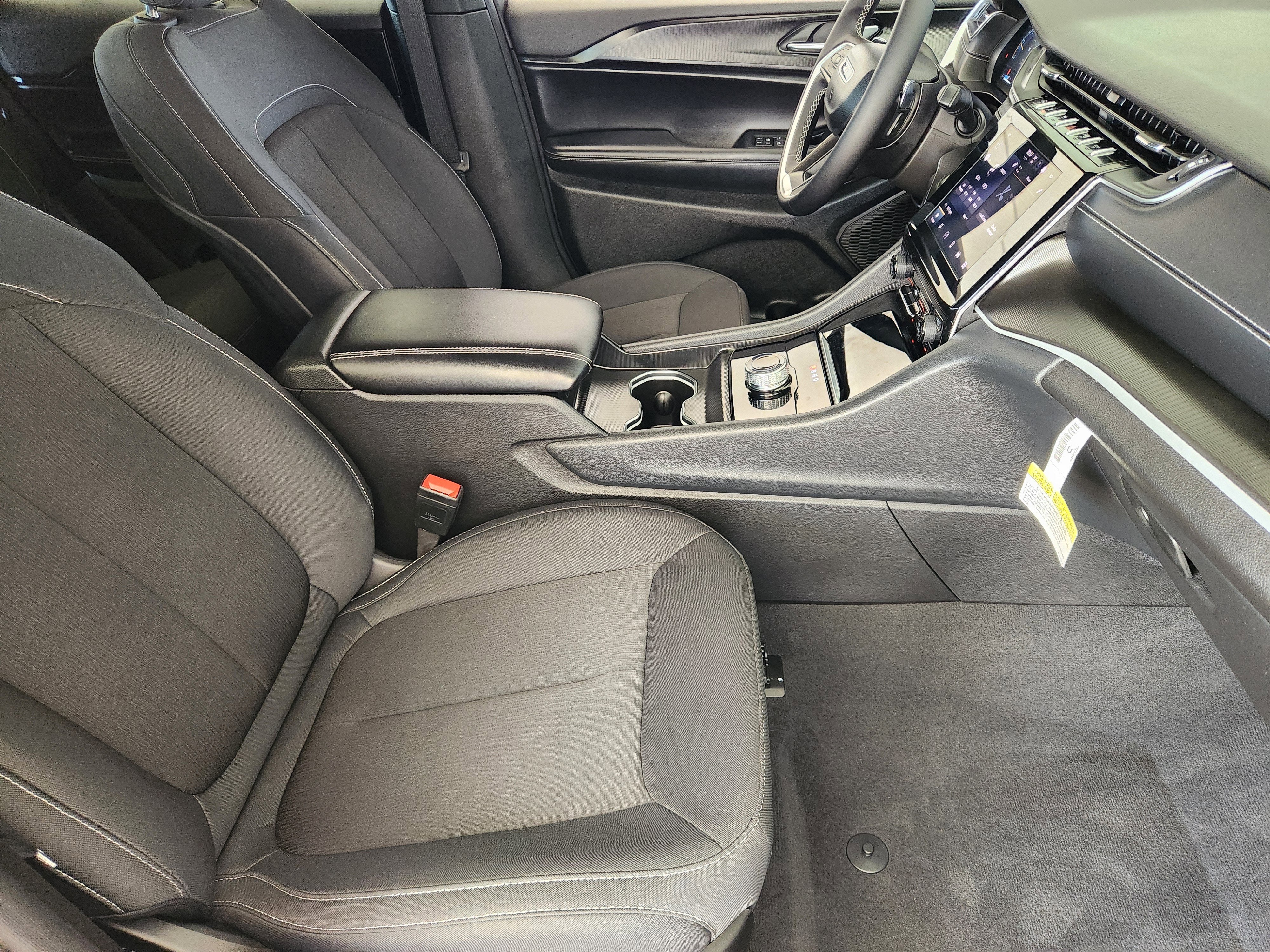 2025 Jeep Grand Cherokee Laredo X 4x2