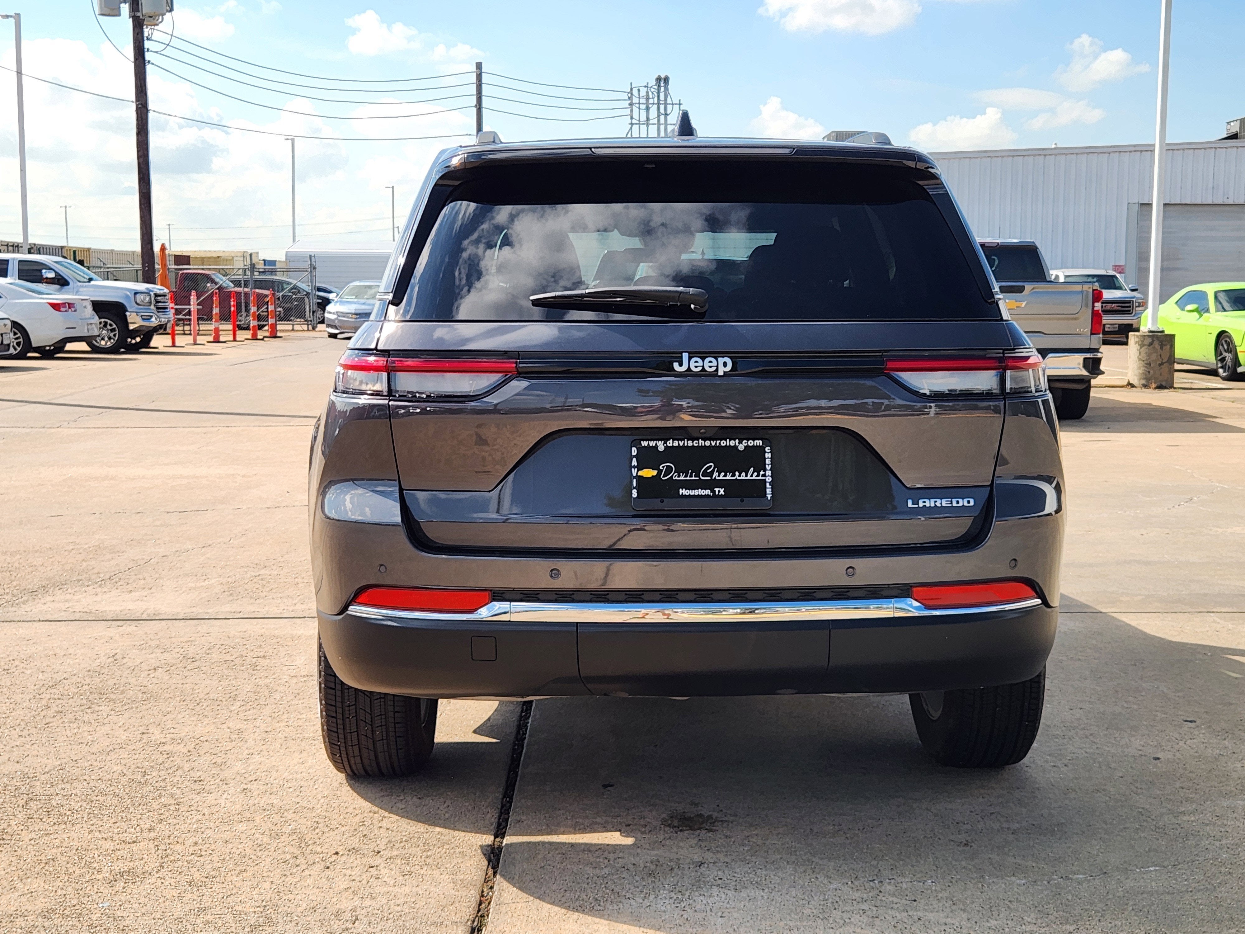 2025 Jeep Grand Cherokee Laredo X 4x2