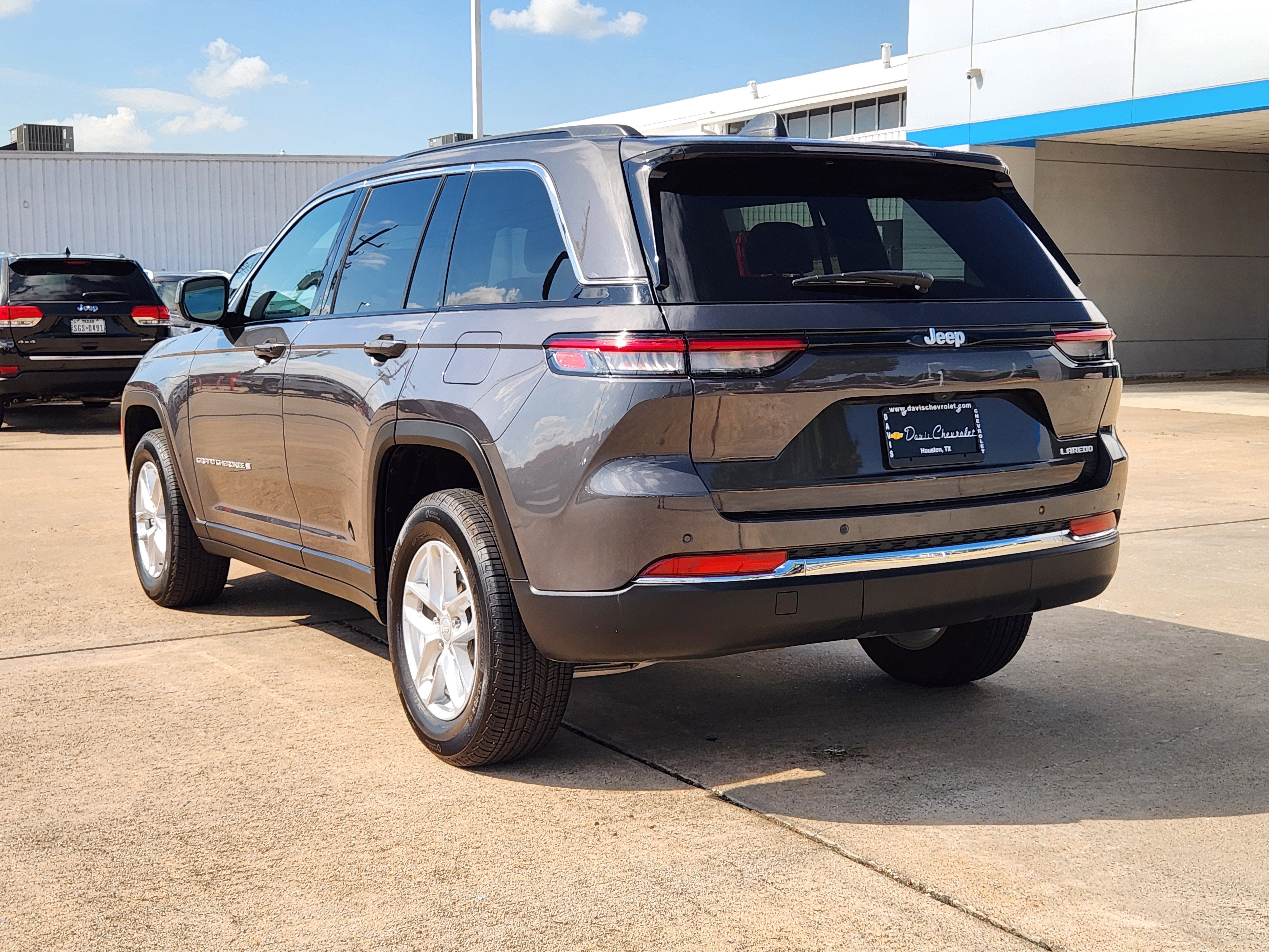 2025 Jeep Grand Cherokee Laredo X 4x2