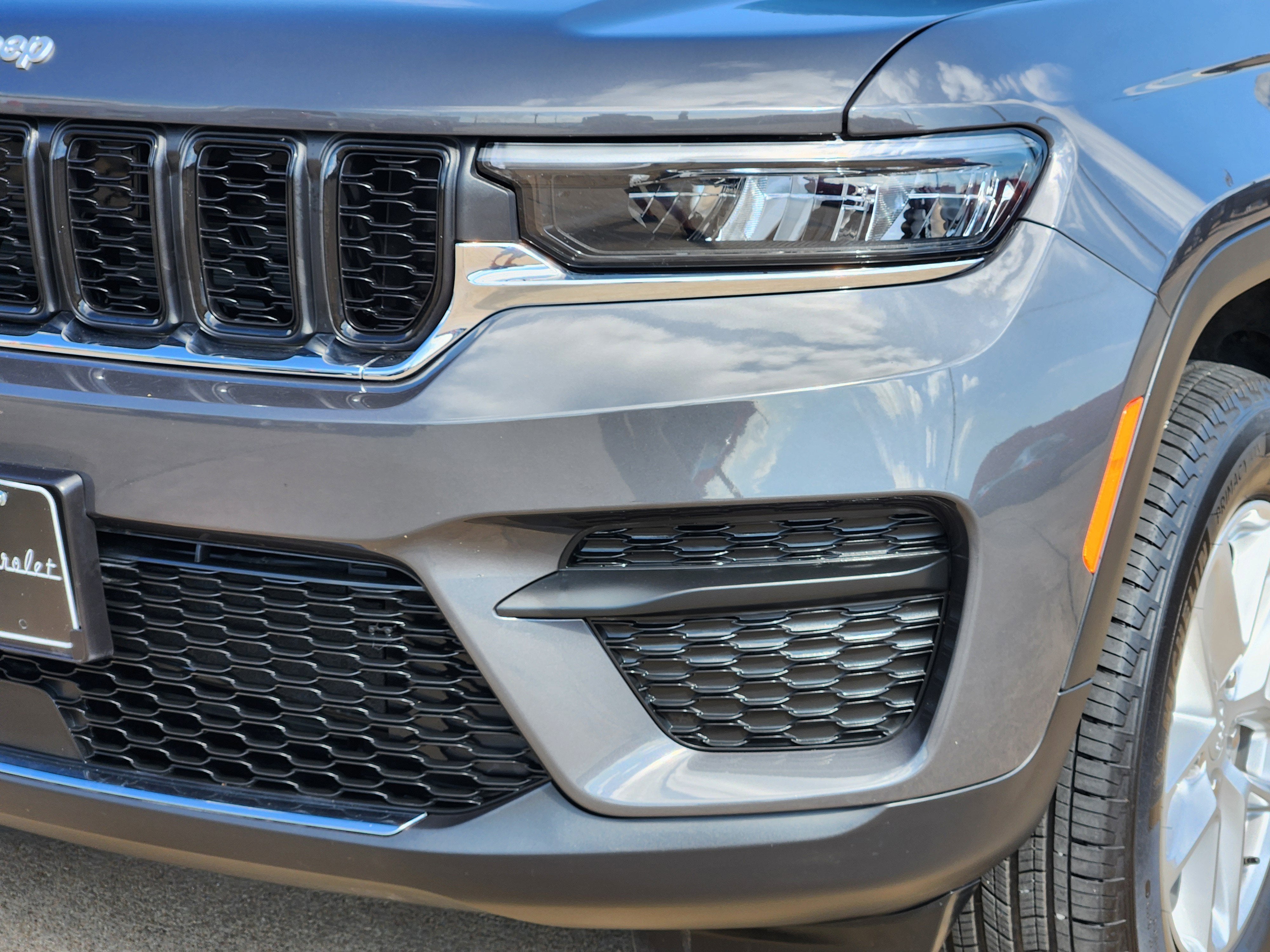 2025 Jeep Grand Cherokee Laredo X 4x2