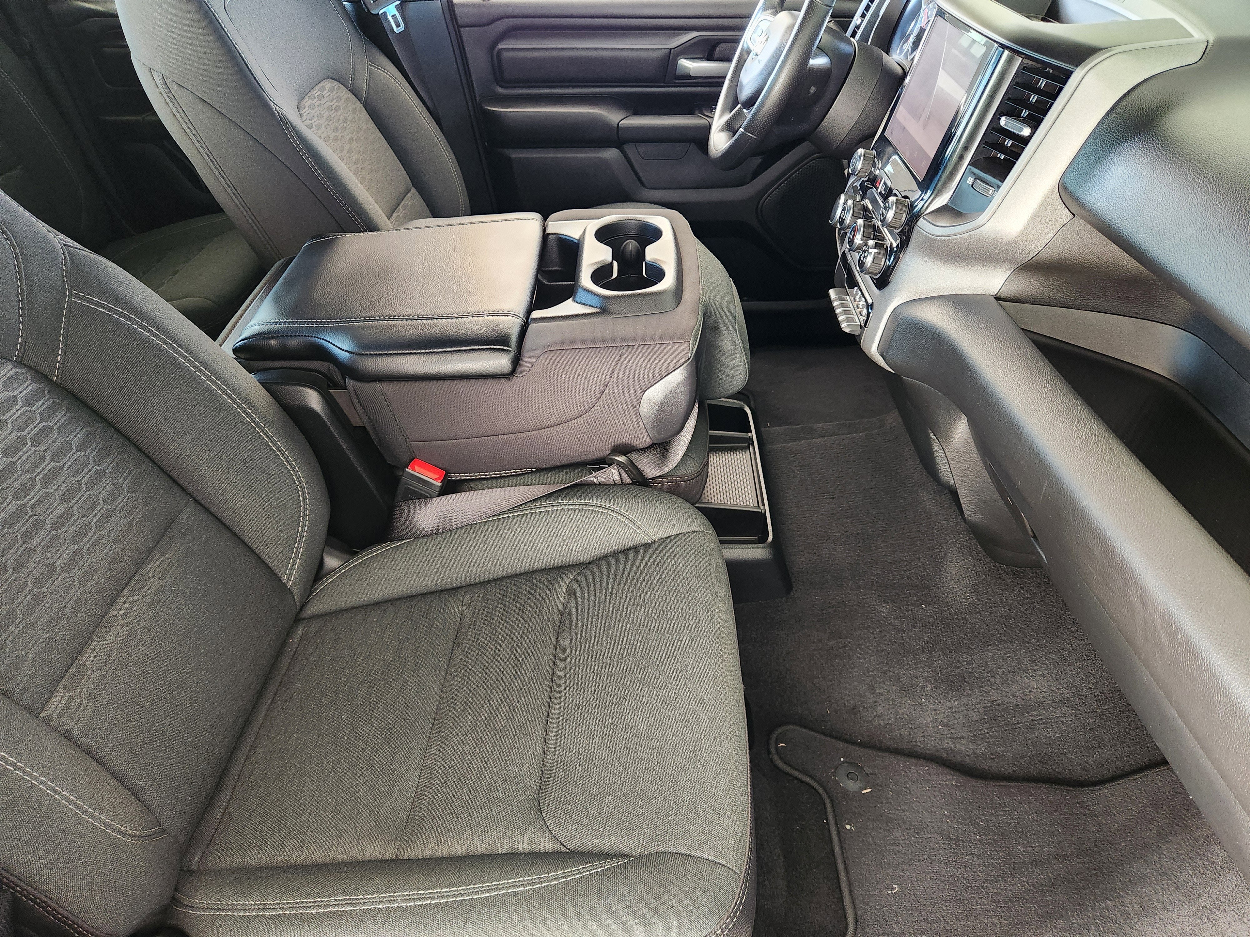 2025 RAM 1500 Tradesman Quad Cab 4x2 6'4" Box