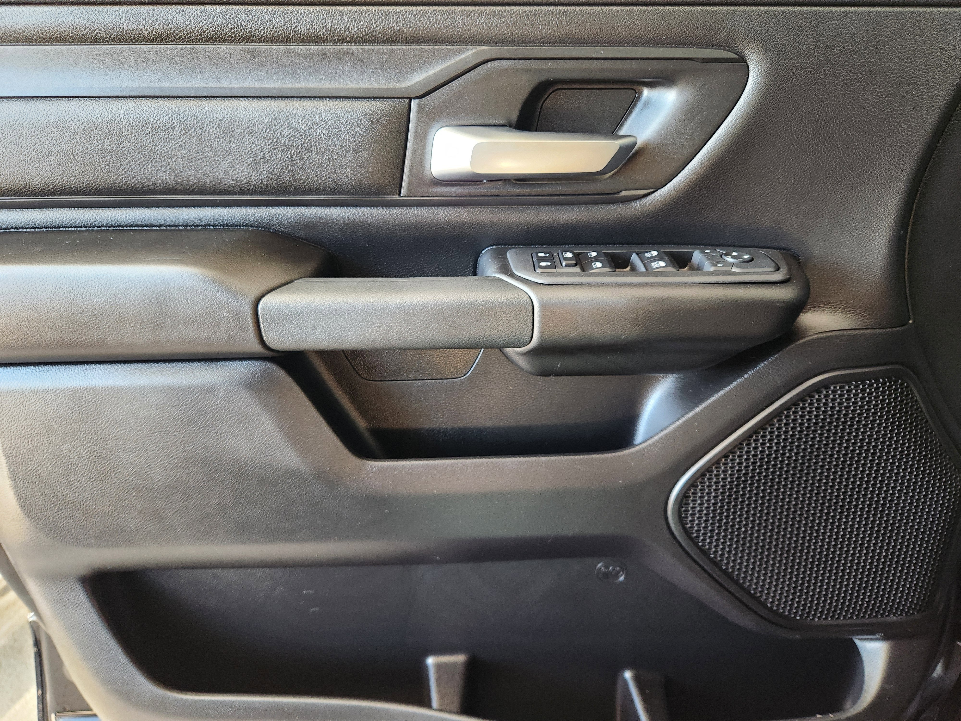 2025 RAM 1500 Tradesman Quad Cab 4x2 6'4" Box