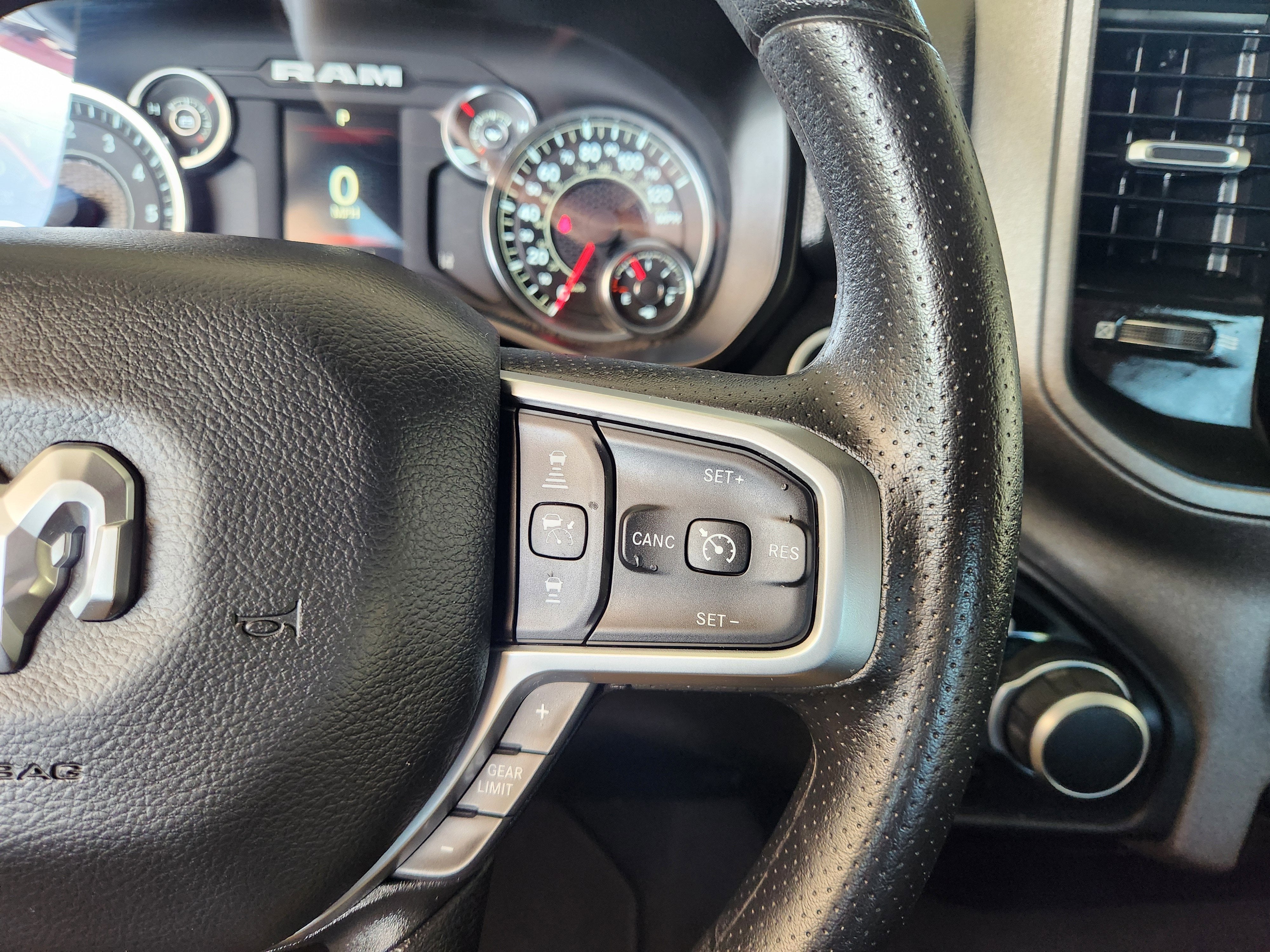 2025 RAM 1500 Tradesman Quad Cab 4x2 6'4" Box