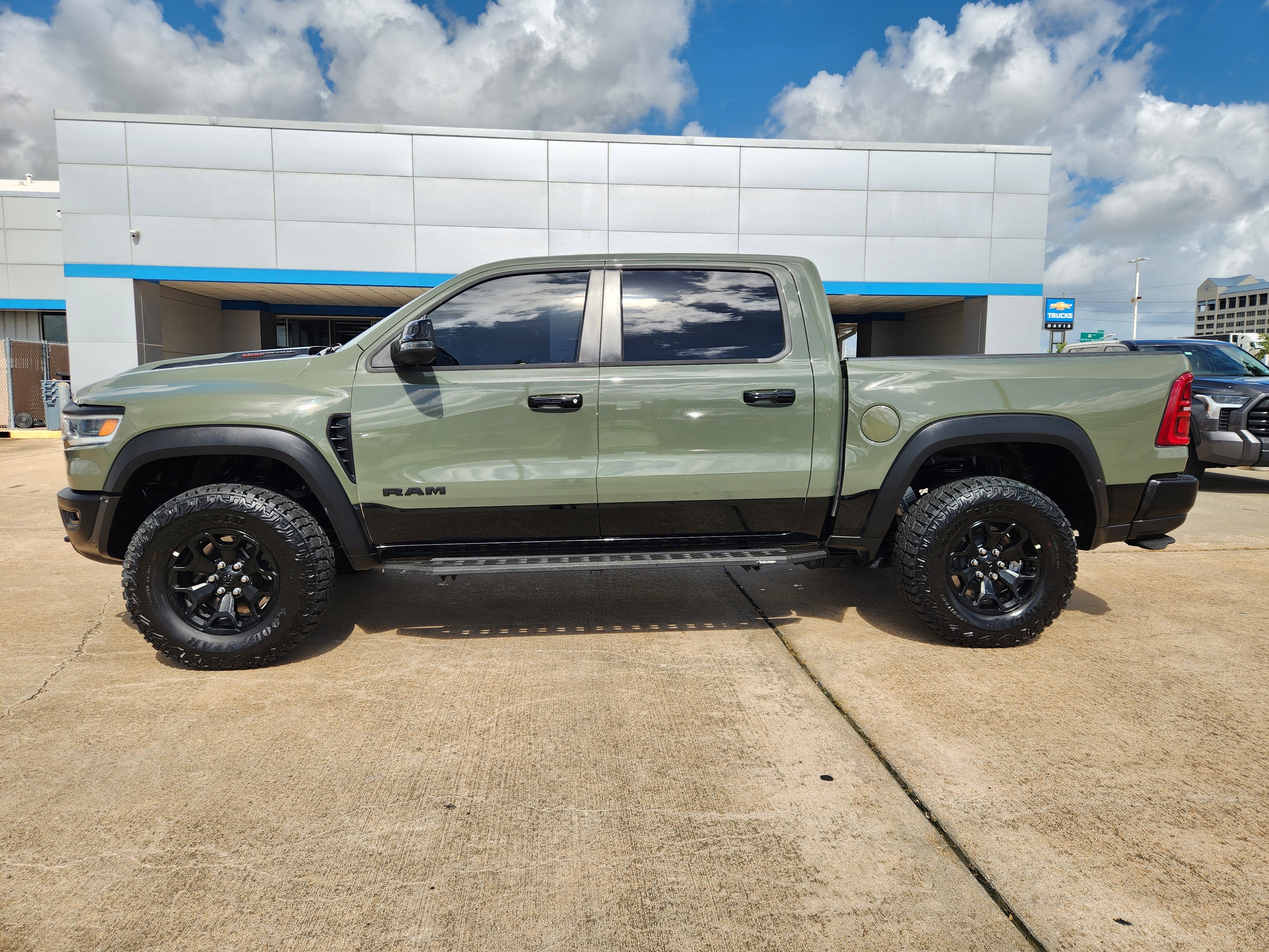 2026 RAM 1500 RHO Crew Cab 4x4 5'7" Box