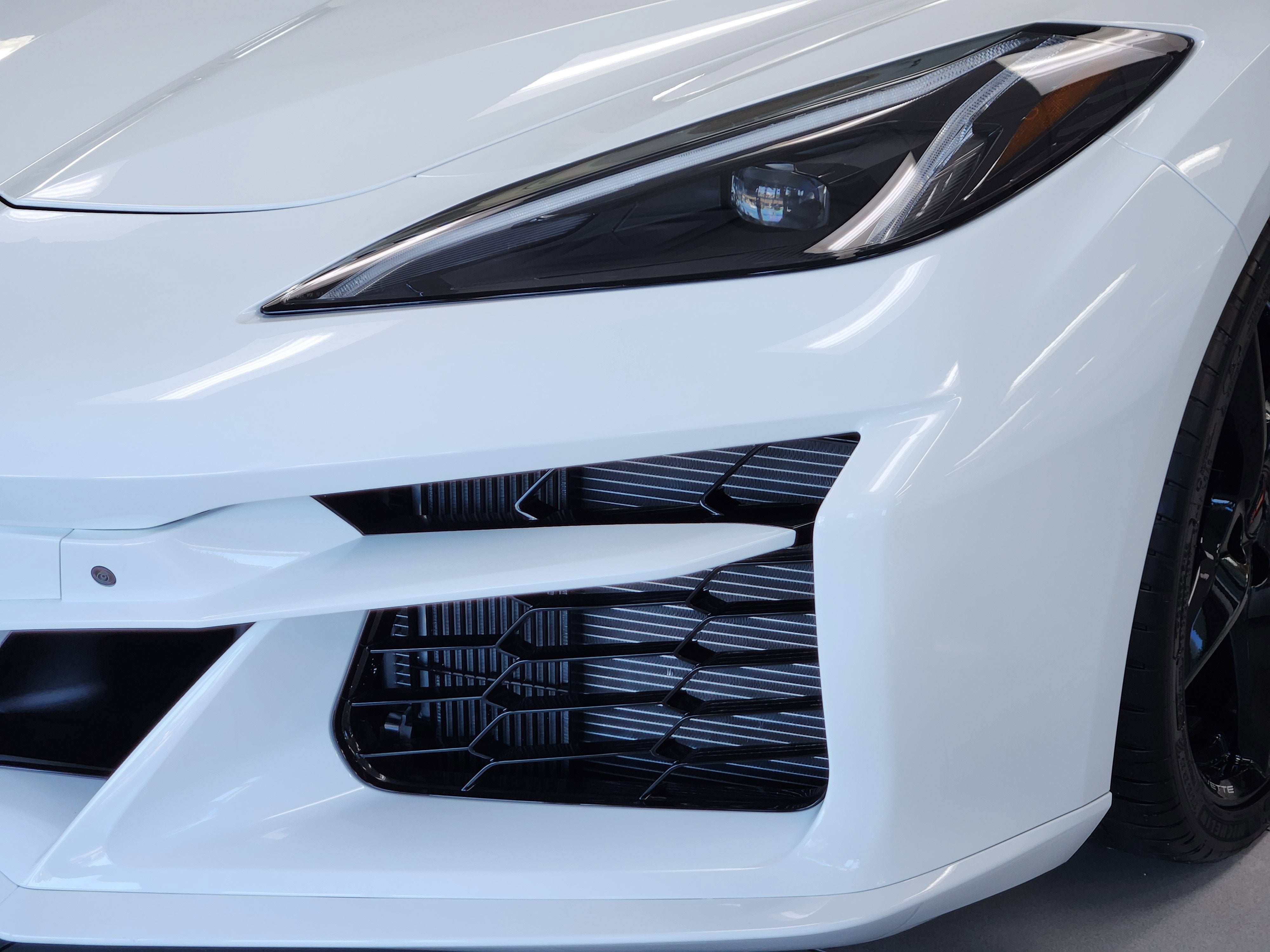 2025 Chevrolet Corvette E-Ray 2LZ