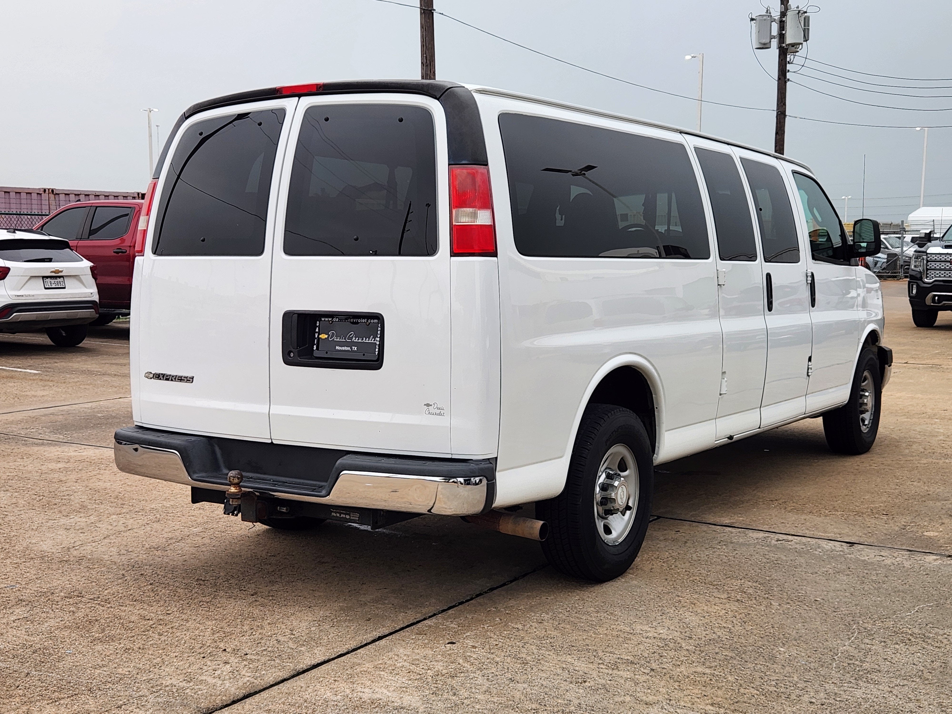 2017 Chevrolet Express Passenger 3500 LT
