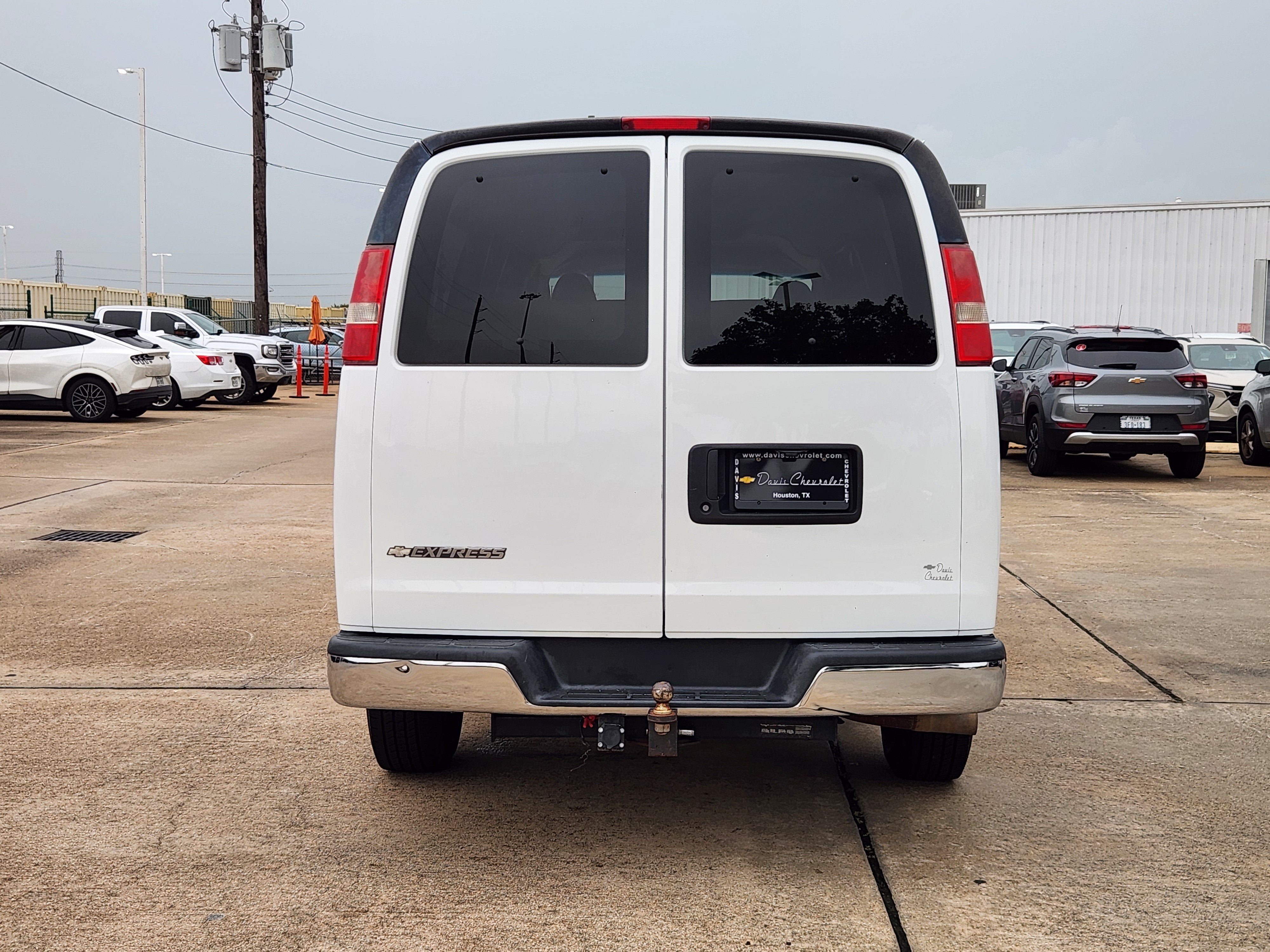 2017 Chevrolet Express Passenger 3500 LT