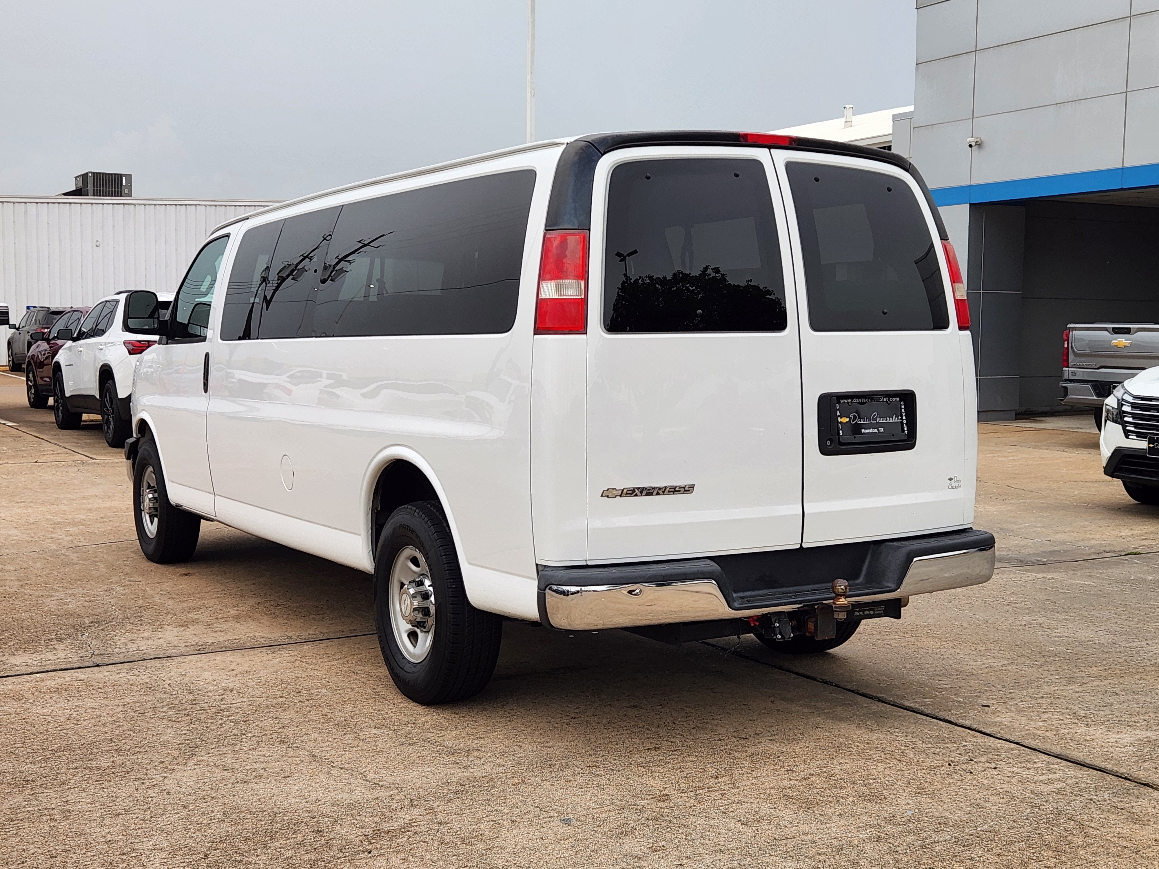 2017 Chevrolet Express Passenger 3500 LT