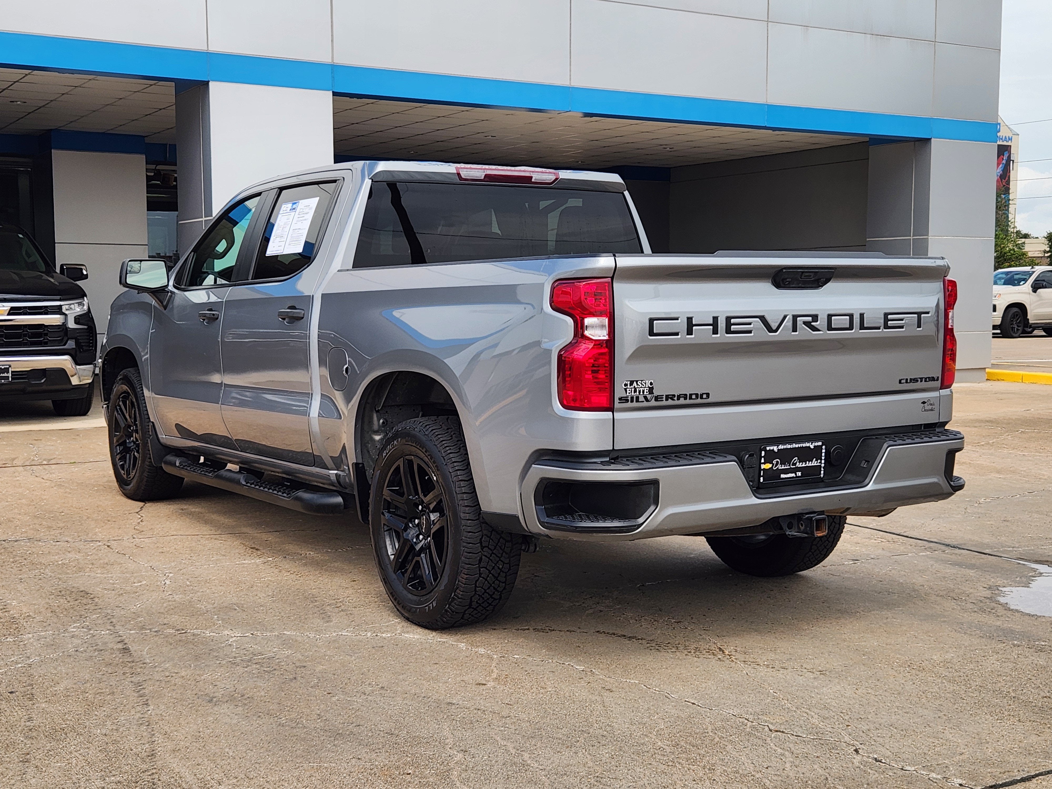 2024 Chevrolet Silverado 1500 Custom