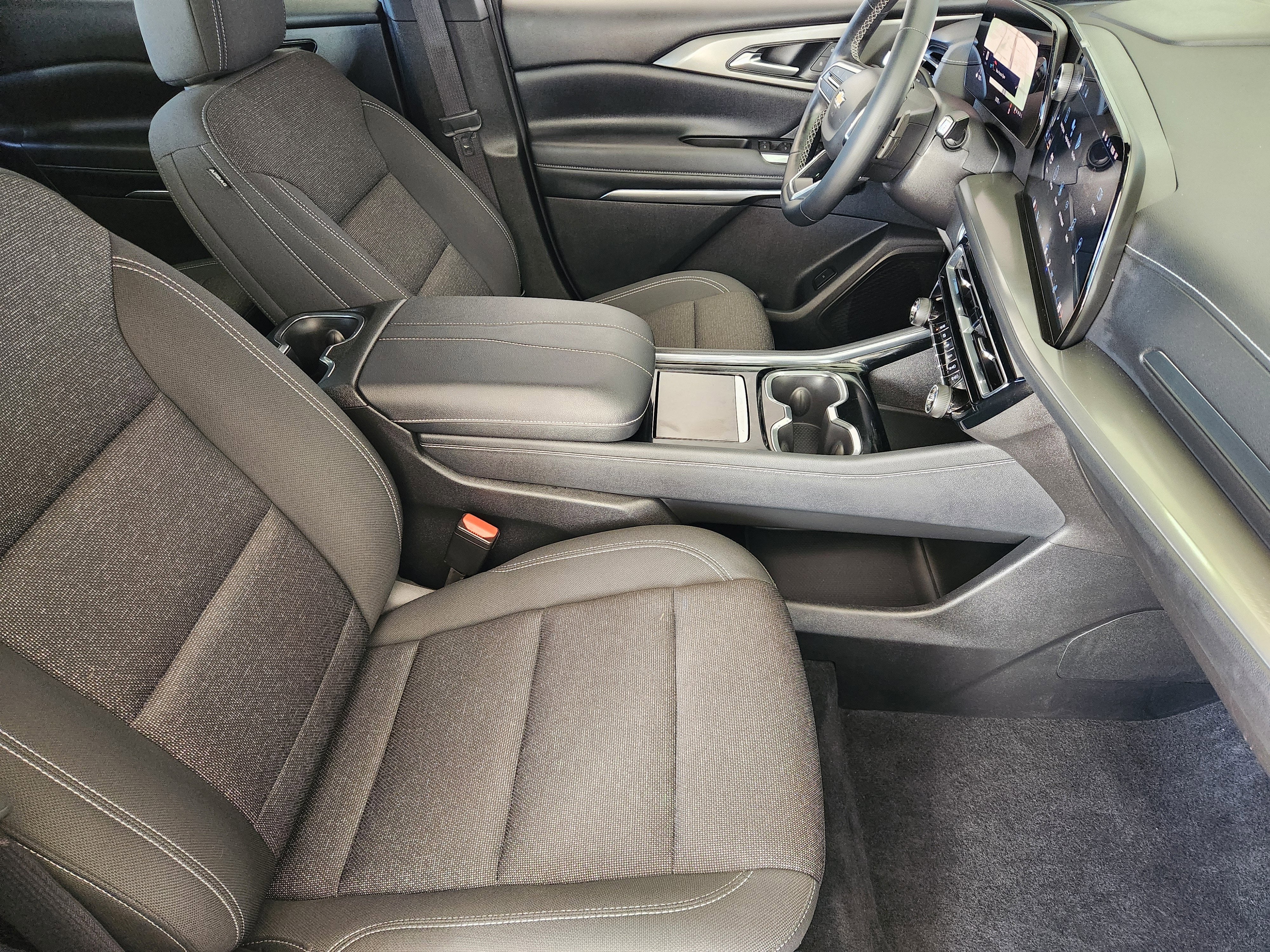 2024 Chevrolet Traverse LS