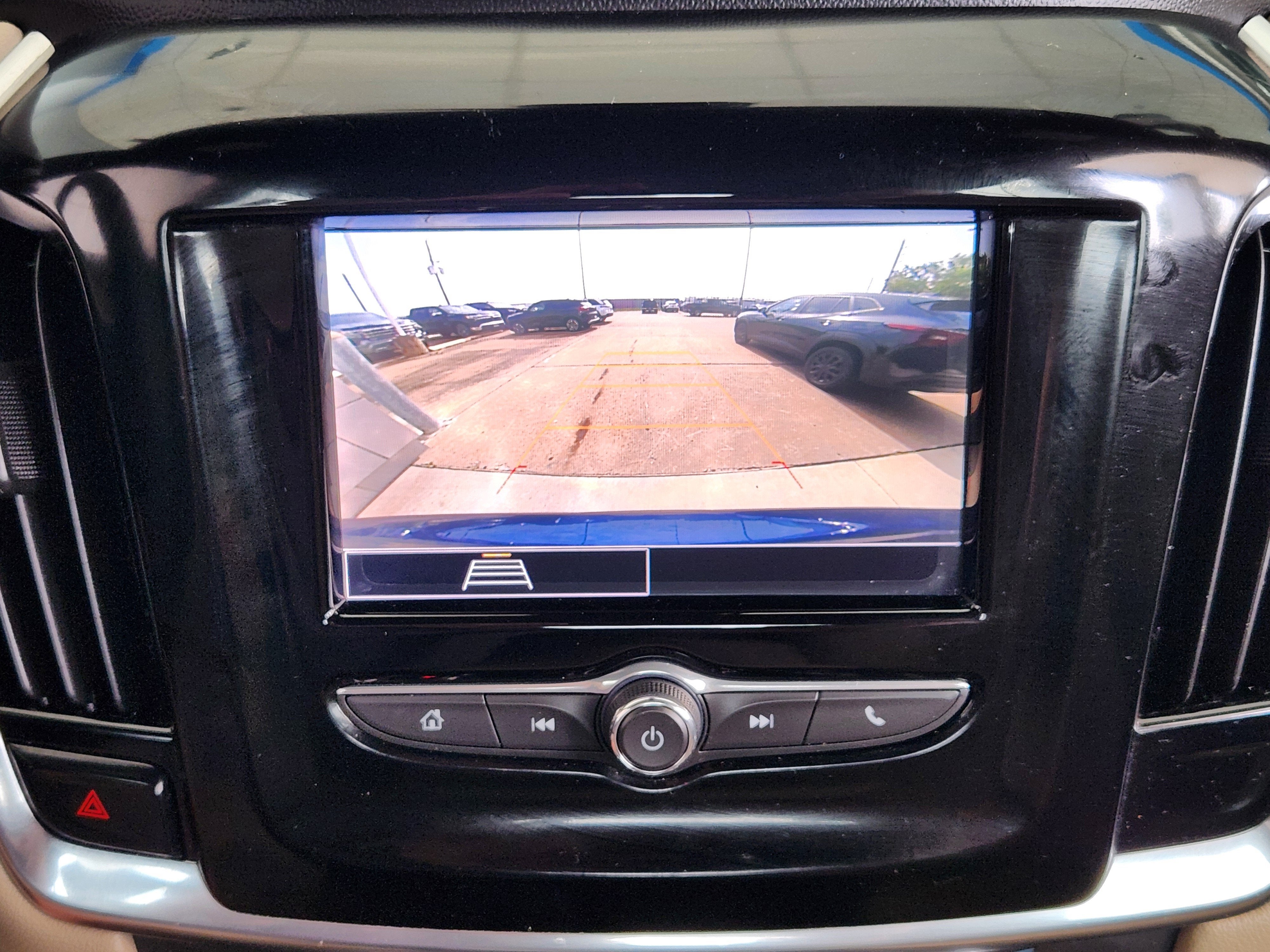 2023 Chevrolet Traverse LS - Photo 17