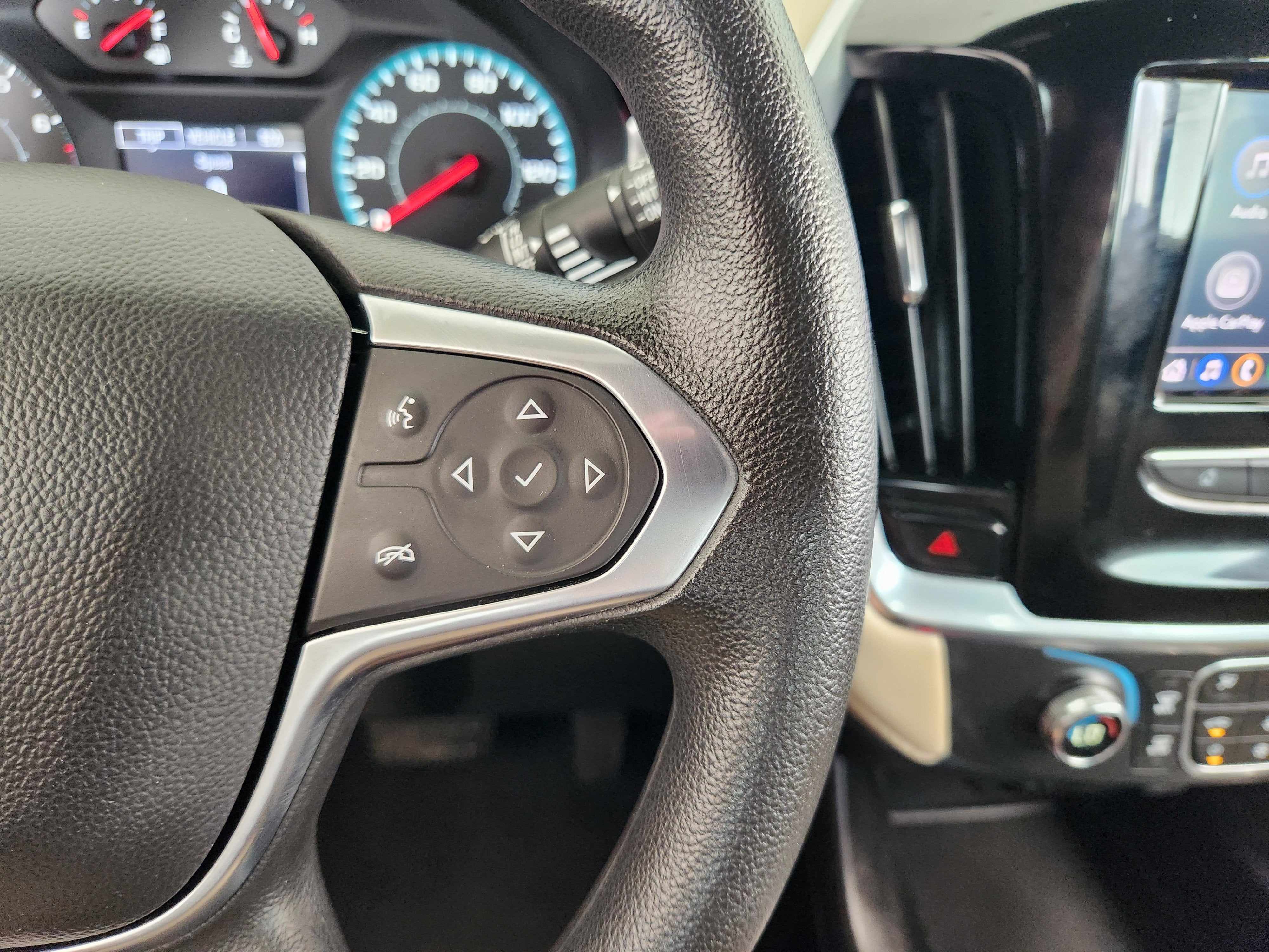 2023 Chevrolet Traverse LS - Photo 29