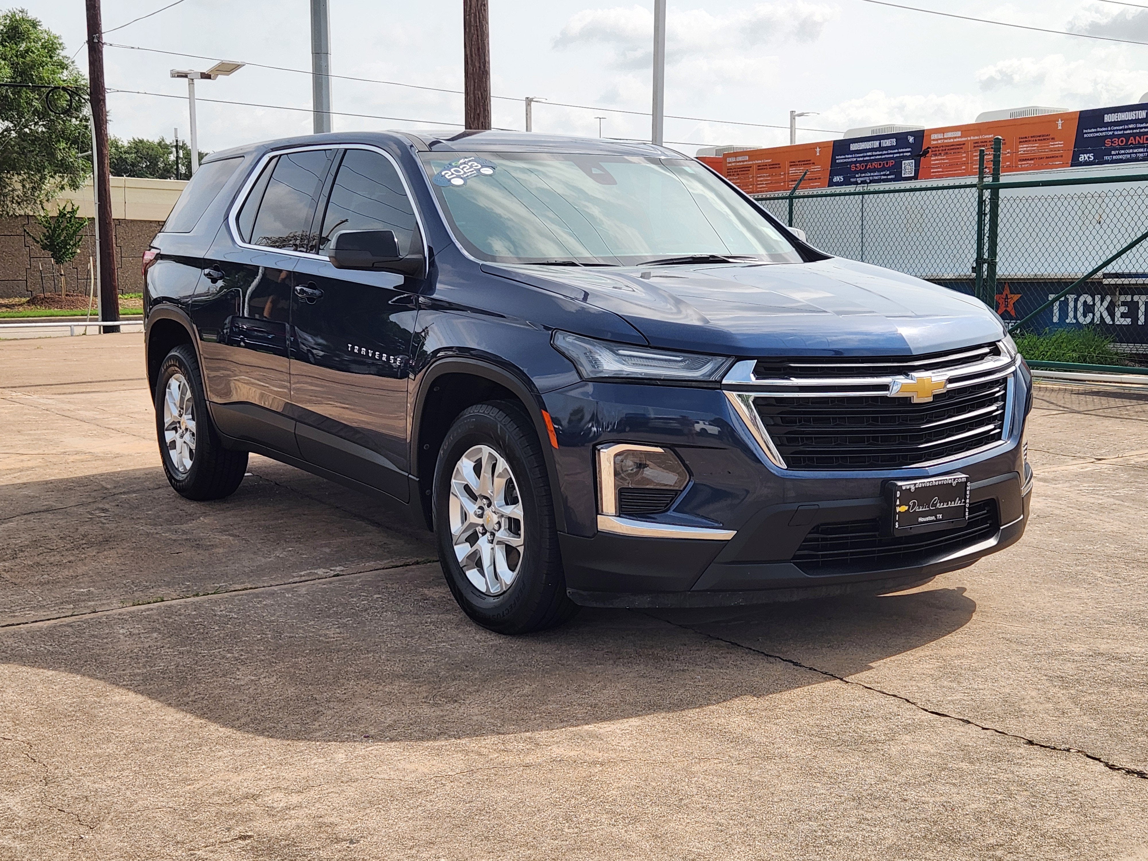 2023 Chevrolet Traverse LS