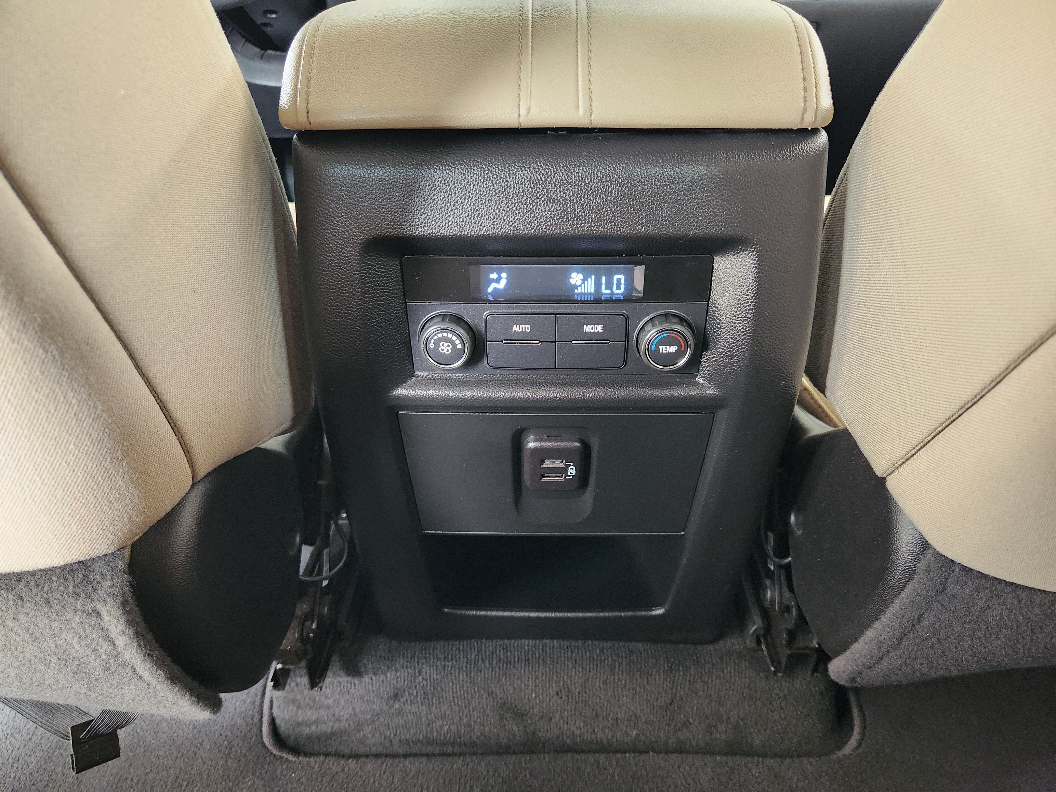 2023 Chevrolet Traverse LS - Photo 31
