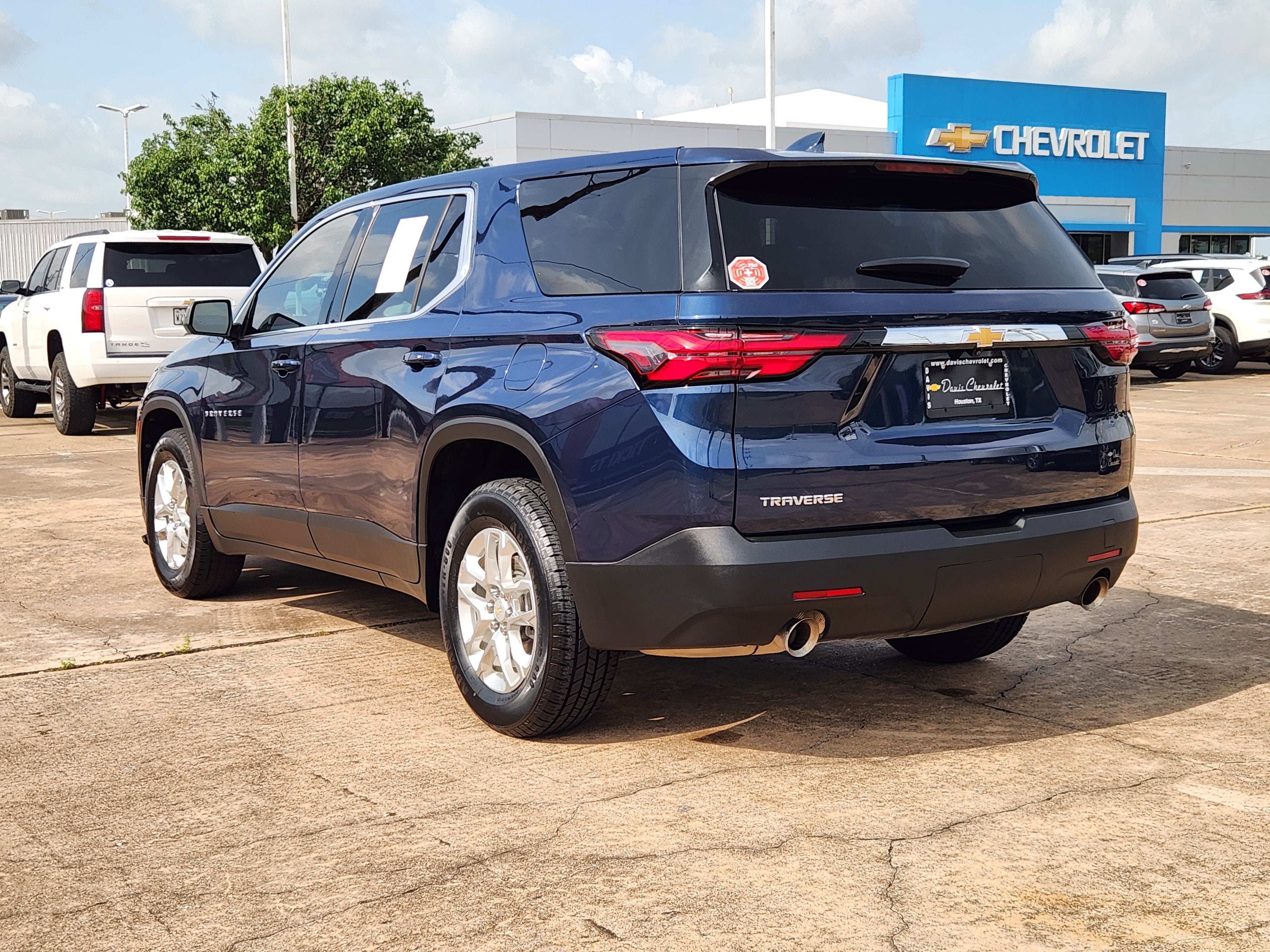 2023 Chevrolet Traverse LS - Photo 7