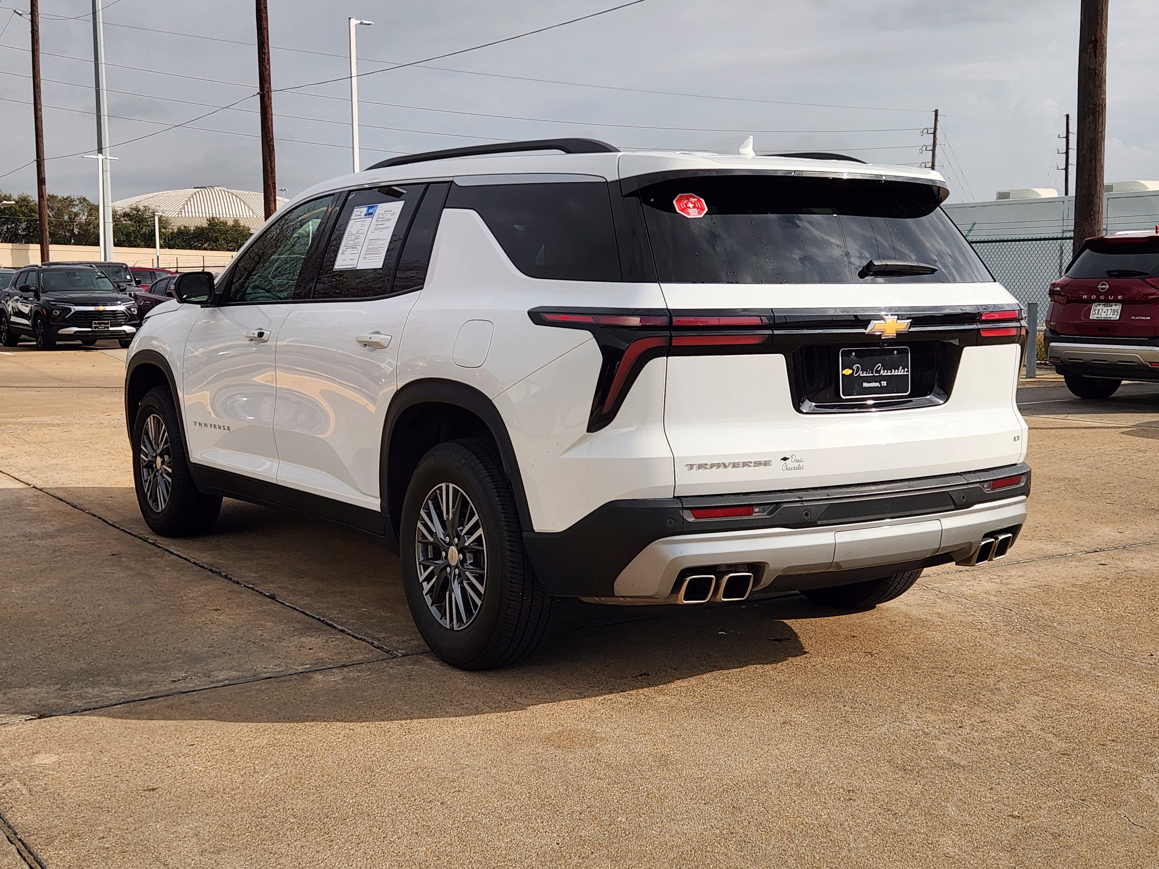 2024 Chevrolet Traverse LT