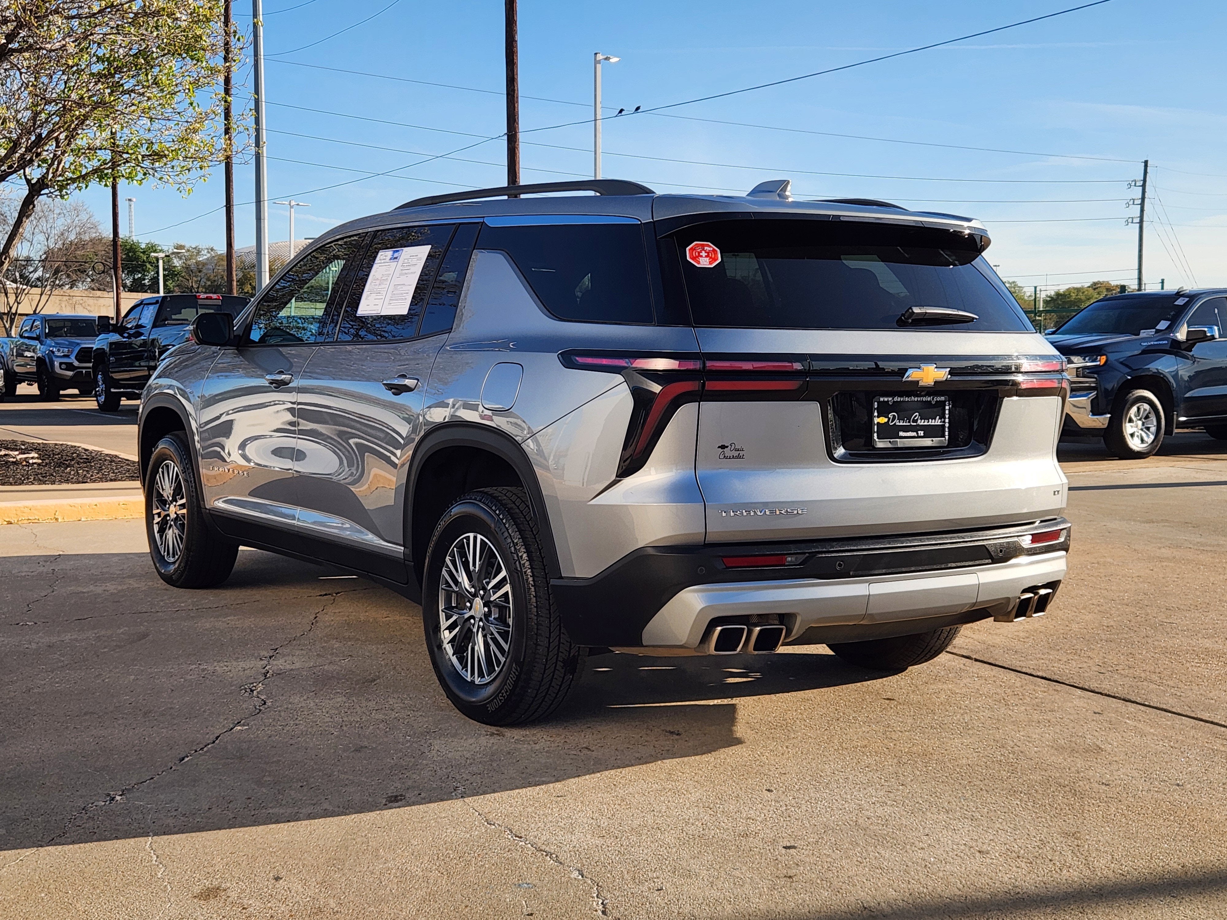 2024 Chevrolet Traverse LT