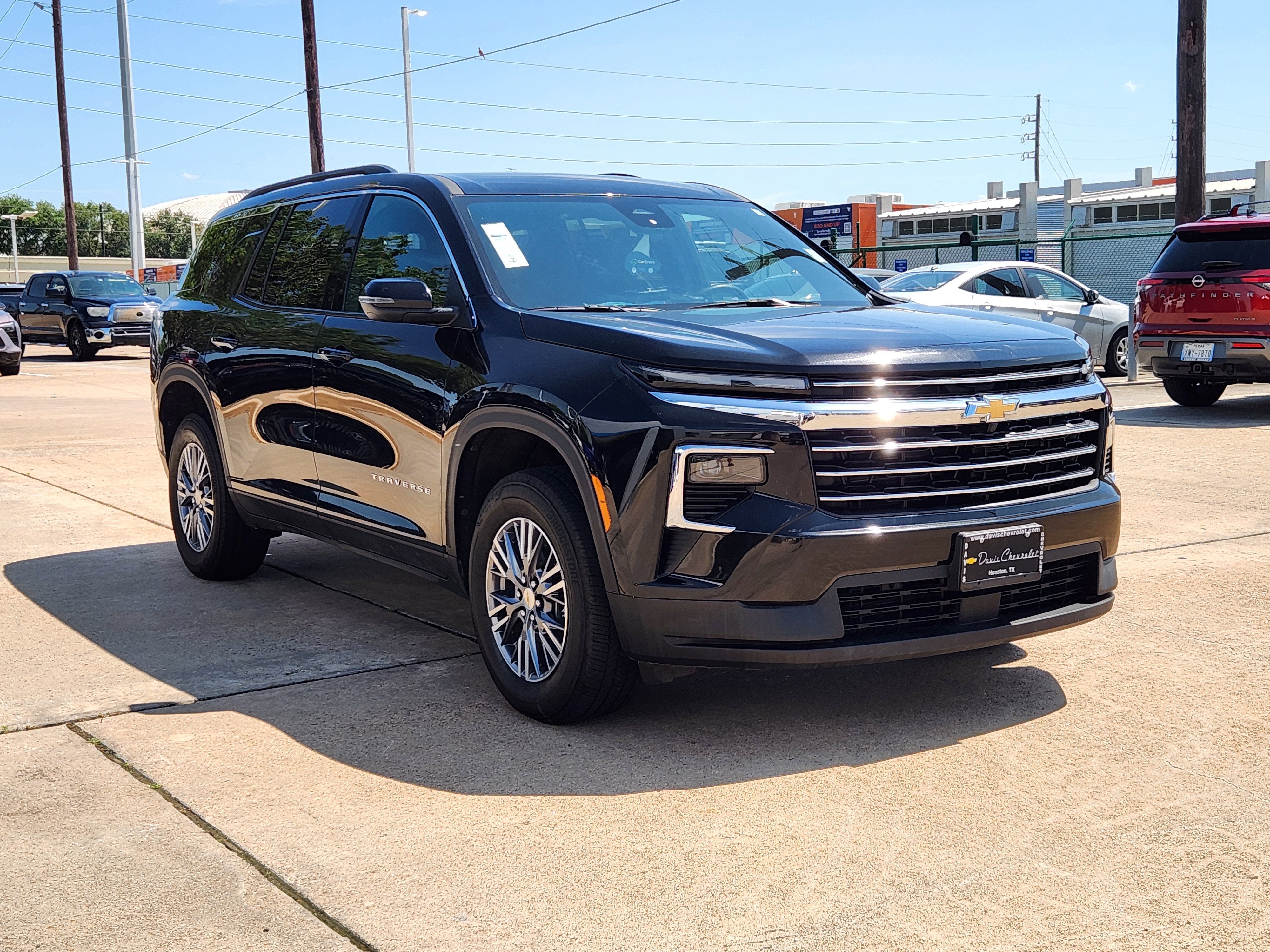 2025 Chevrolet Traverse LT