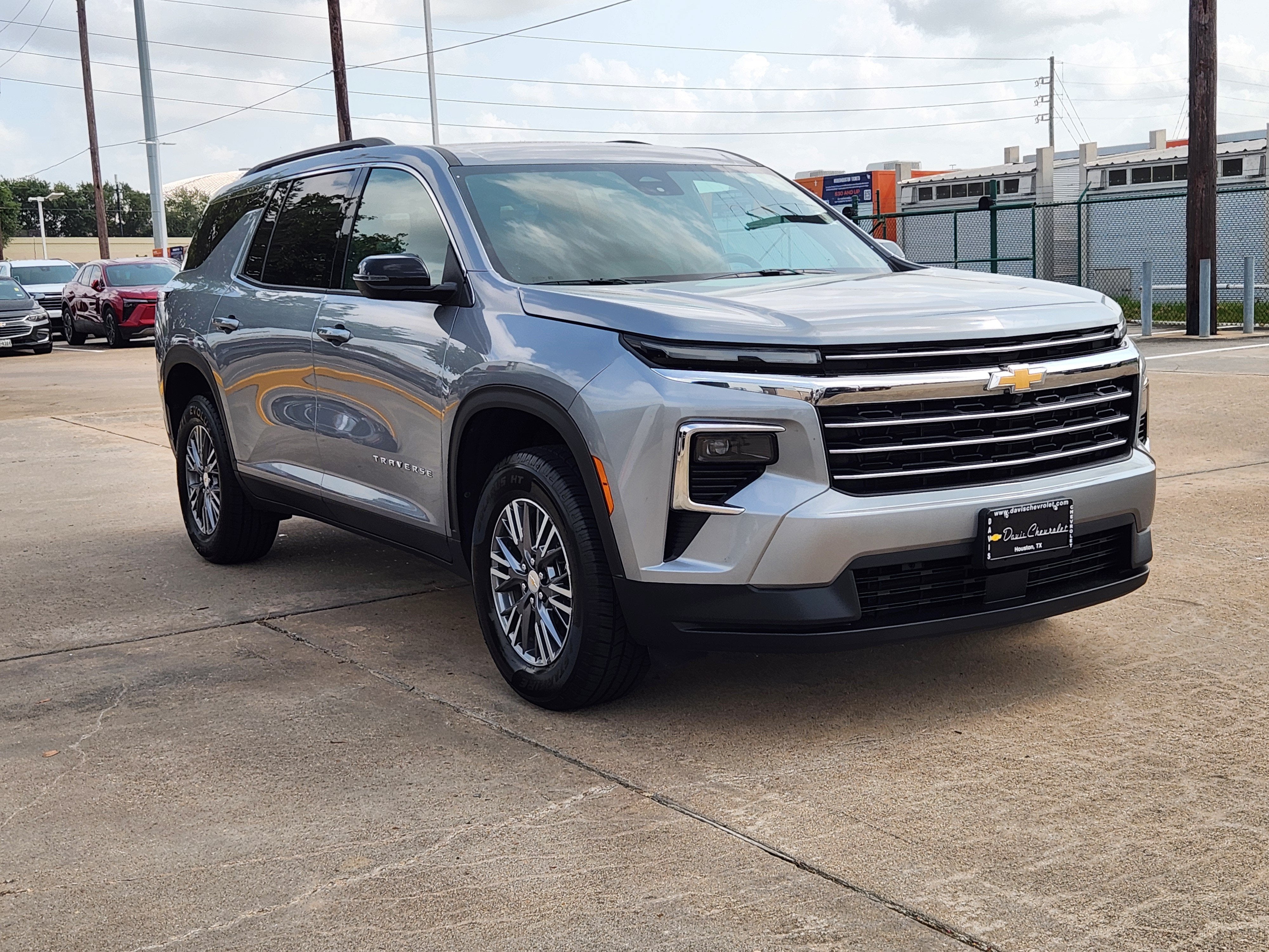 2025 Chevrolet Traverse LT