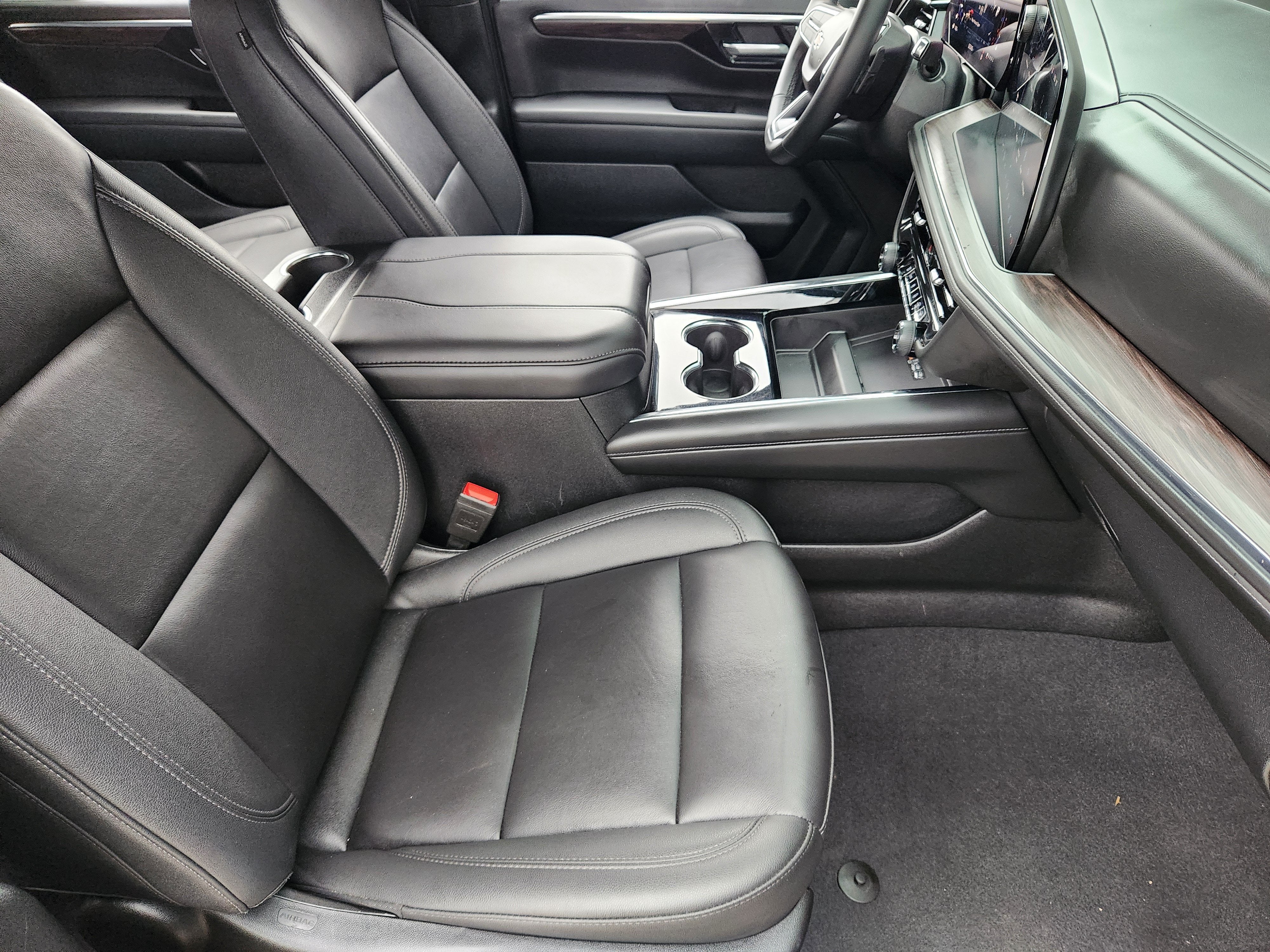 2025 Chevrolet Tahoe LT - Photo 12