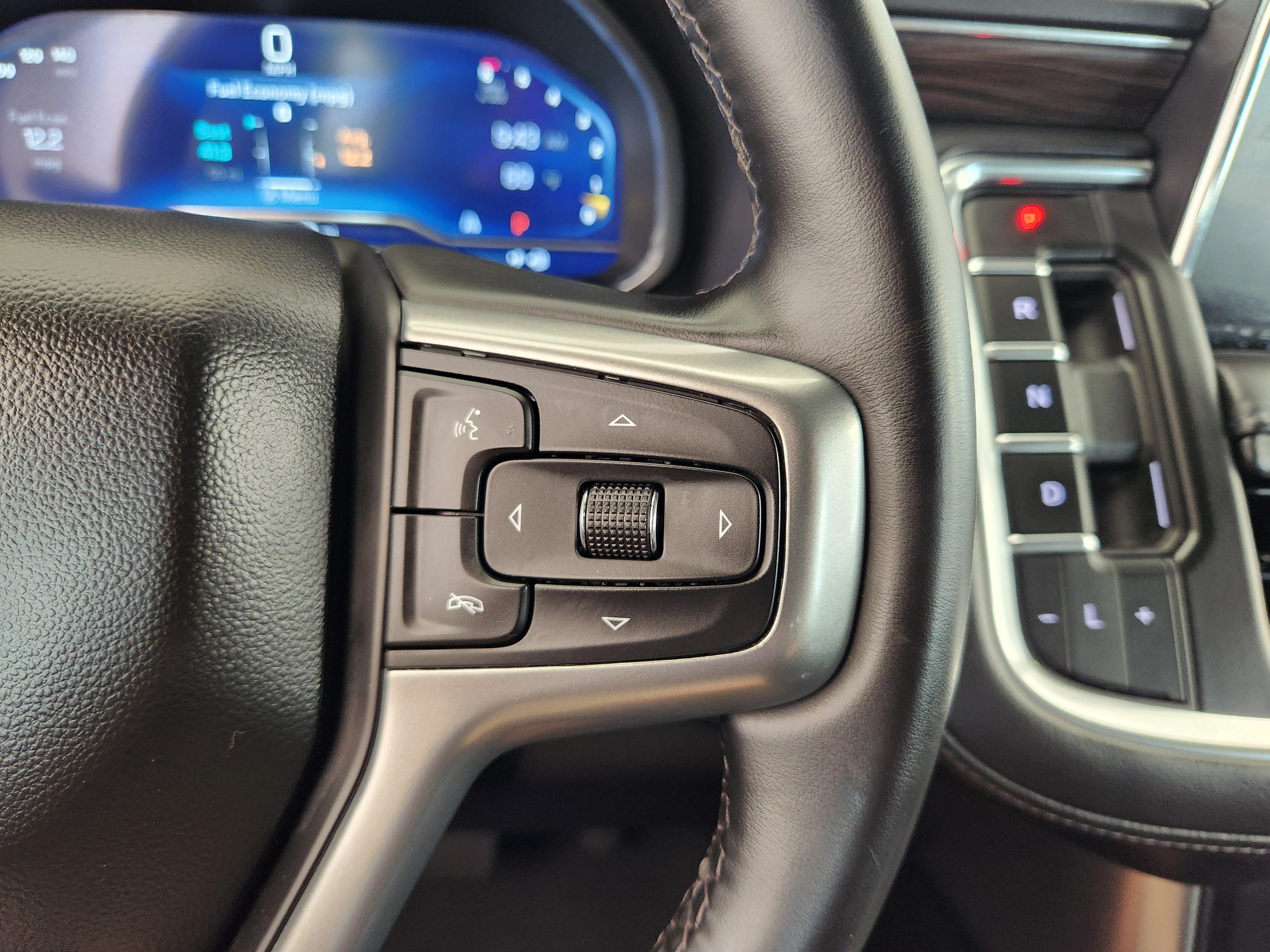 2024 Chevrolet Suburban LT - Photo 29