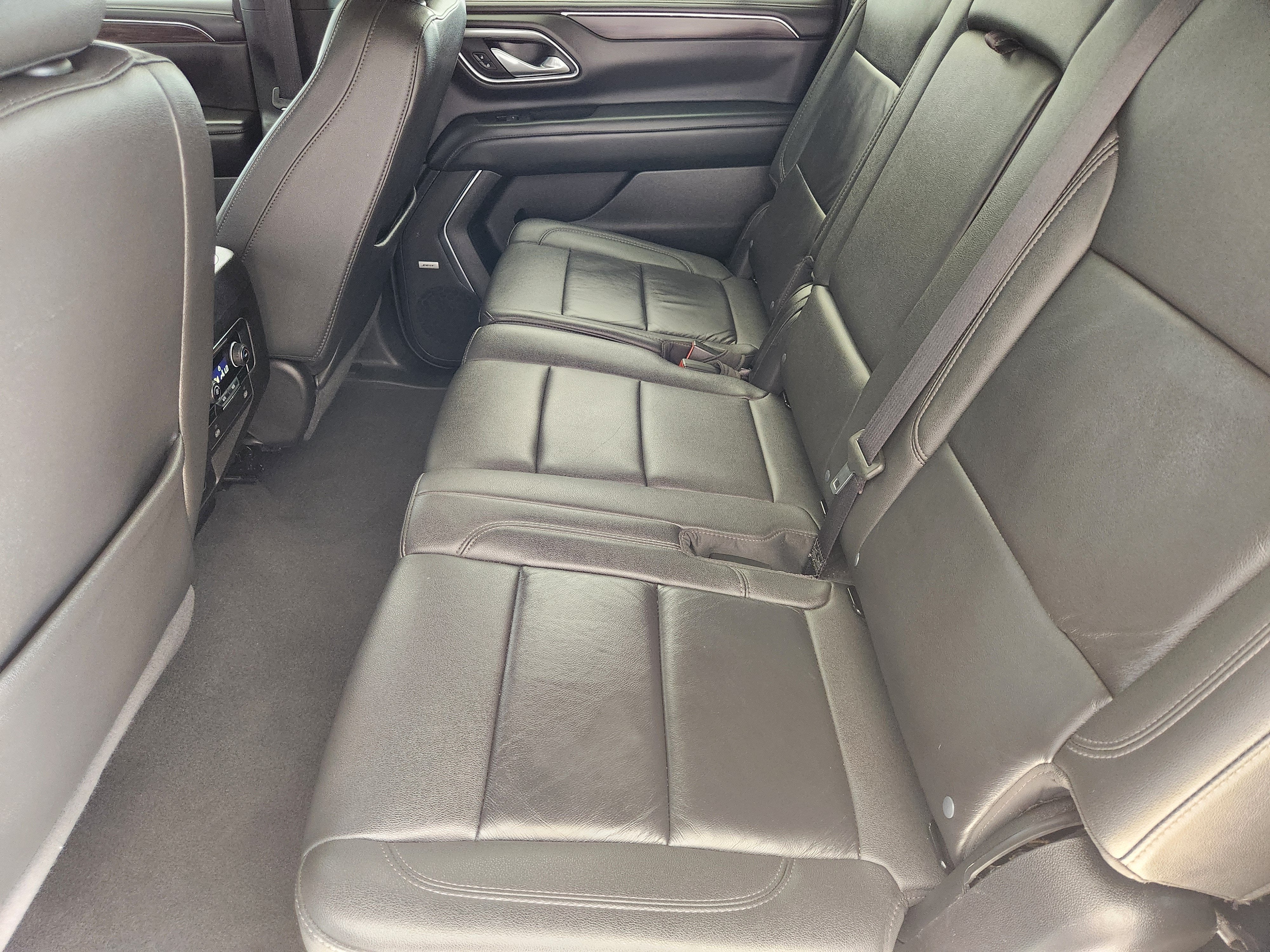 2024 Chevrolet Suburban LT - Photo 30