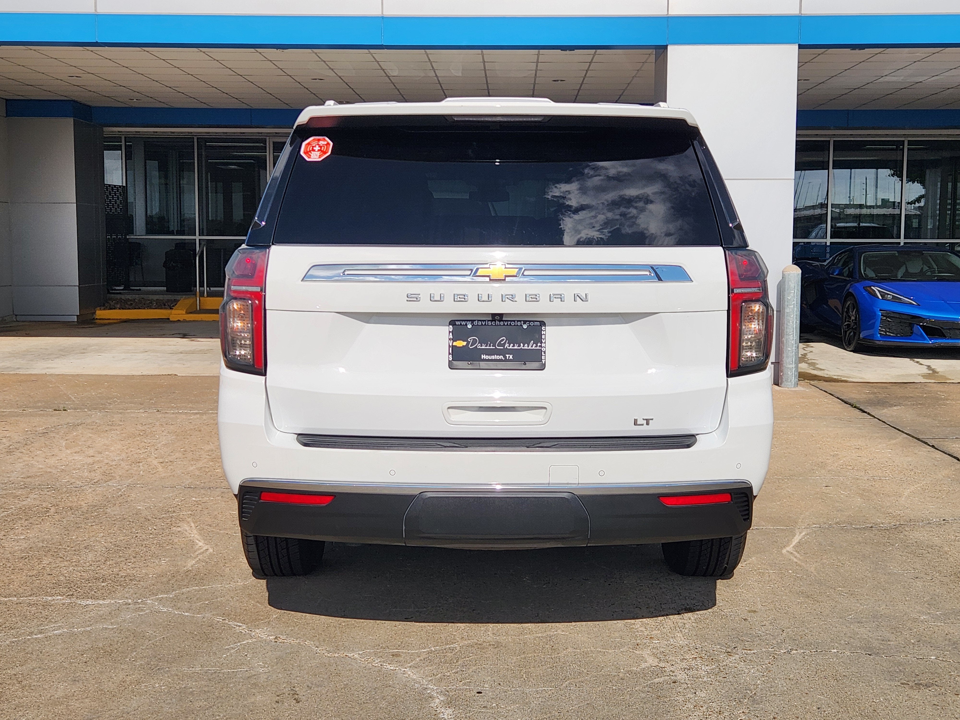 2024 Chevrolet Suburban LT - Photo 6
