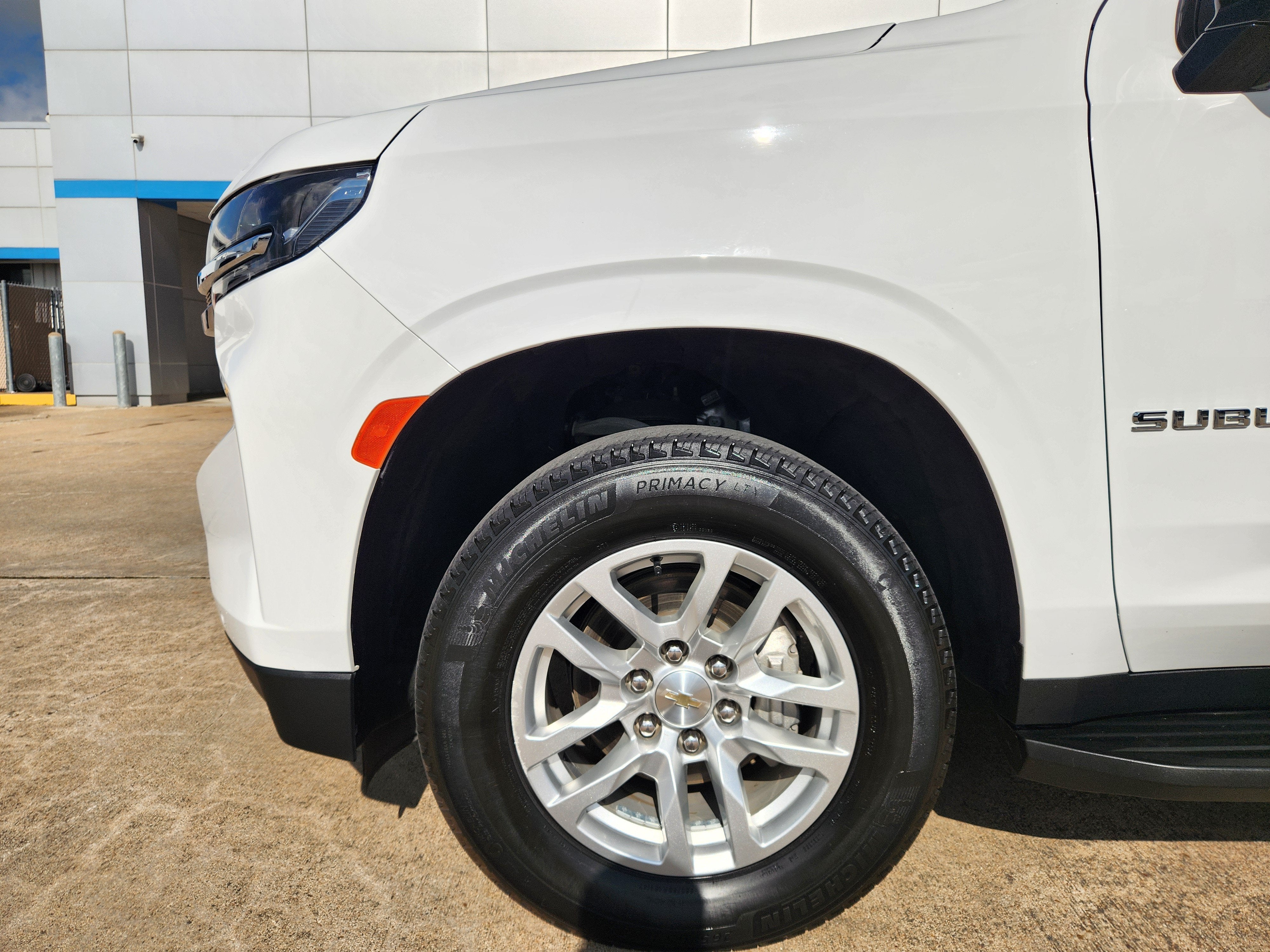 2024 Chevrolet Suburban LT - Photo 8