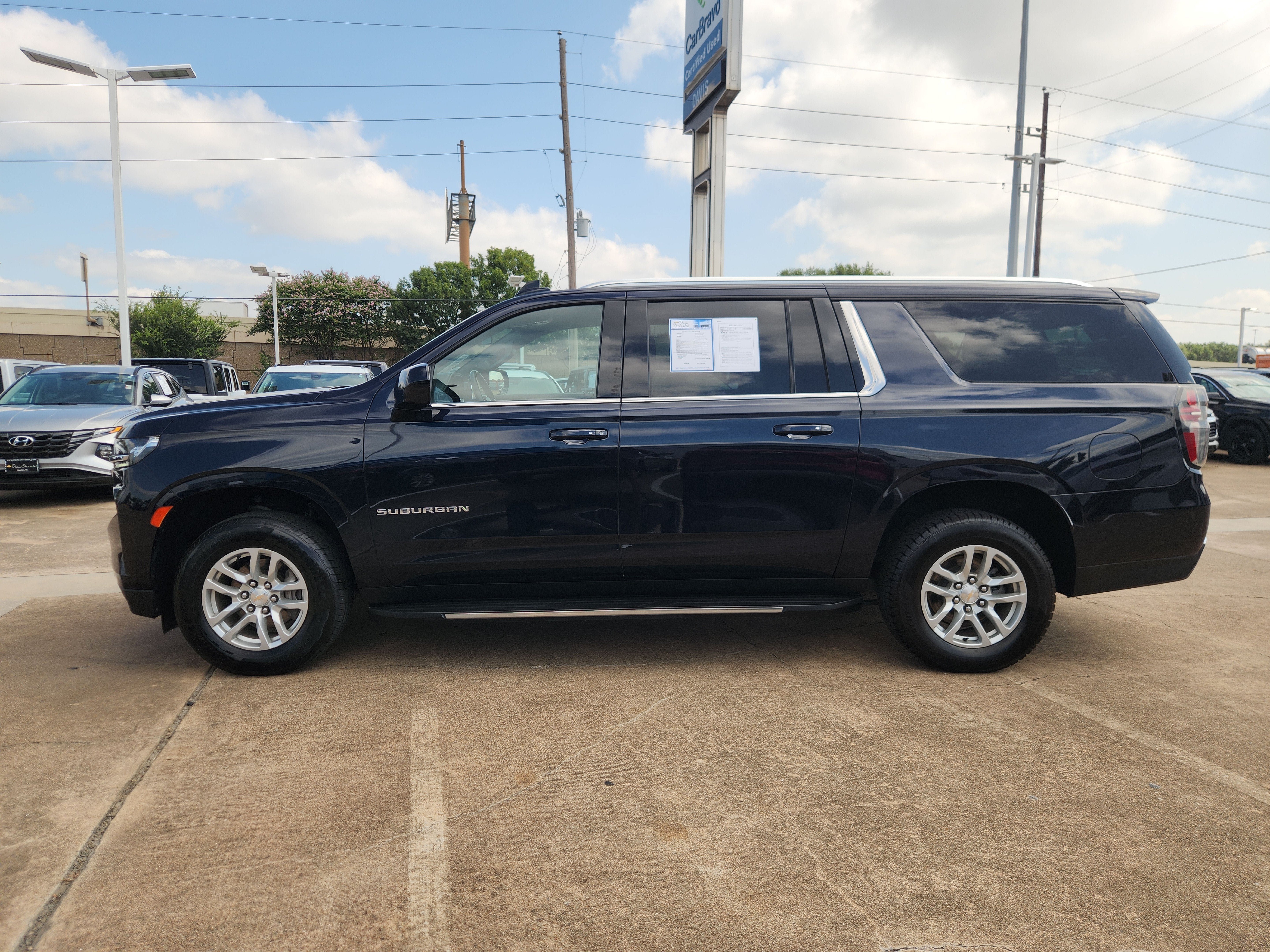 2024 Chevrolet Suburban LT