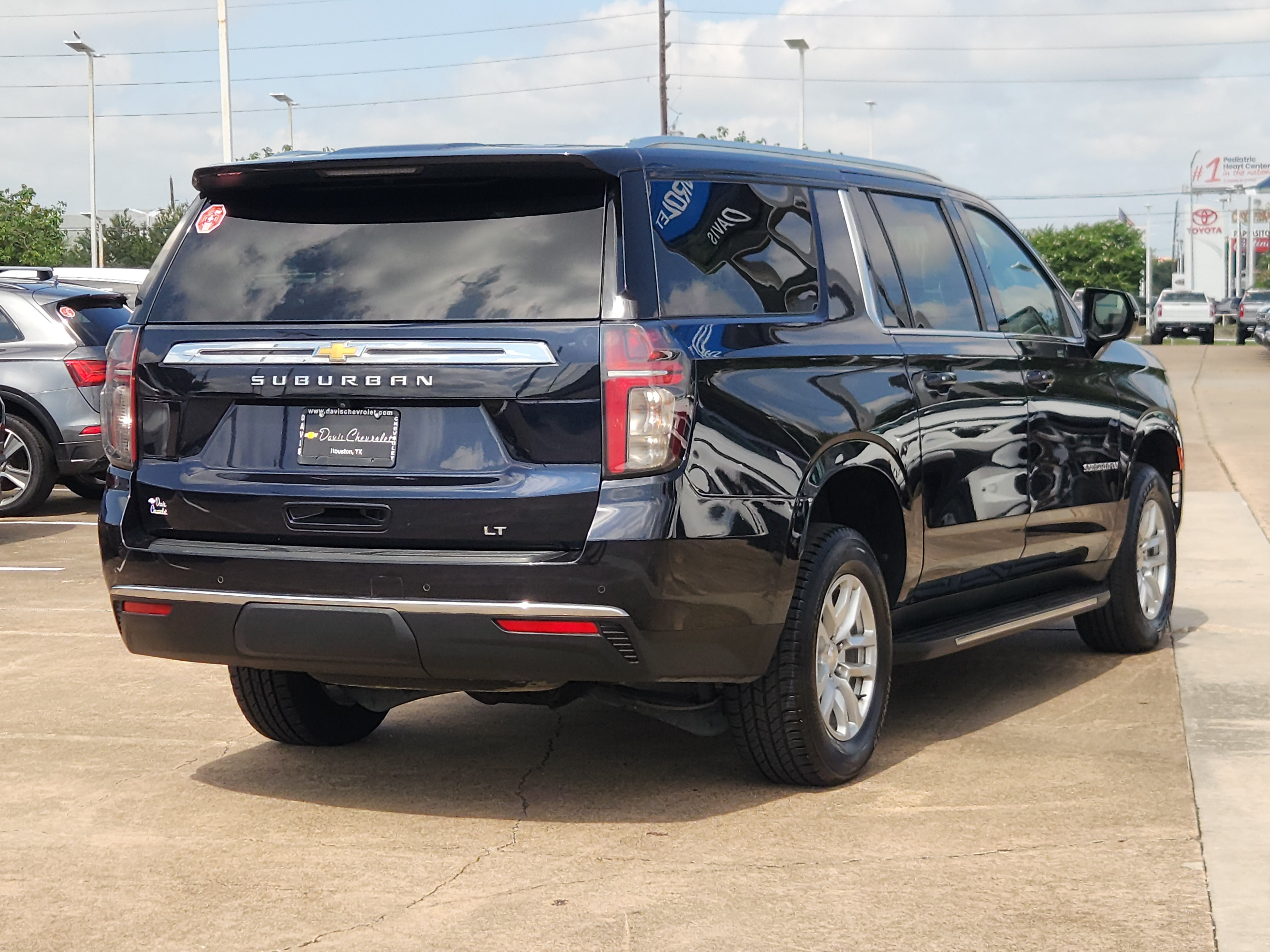 2024 Chevrolet Suburban LT
