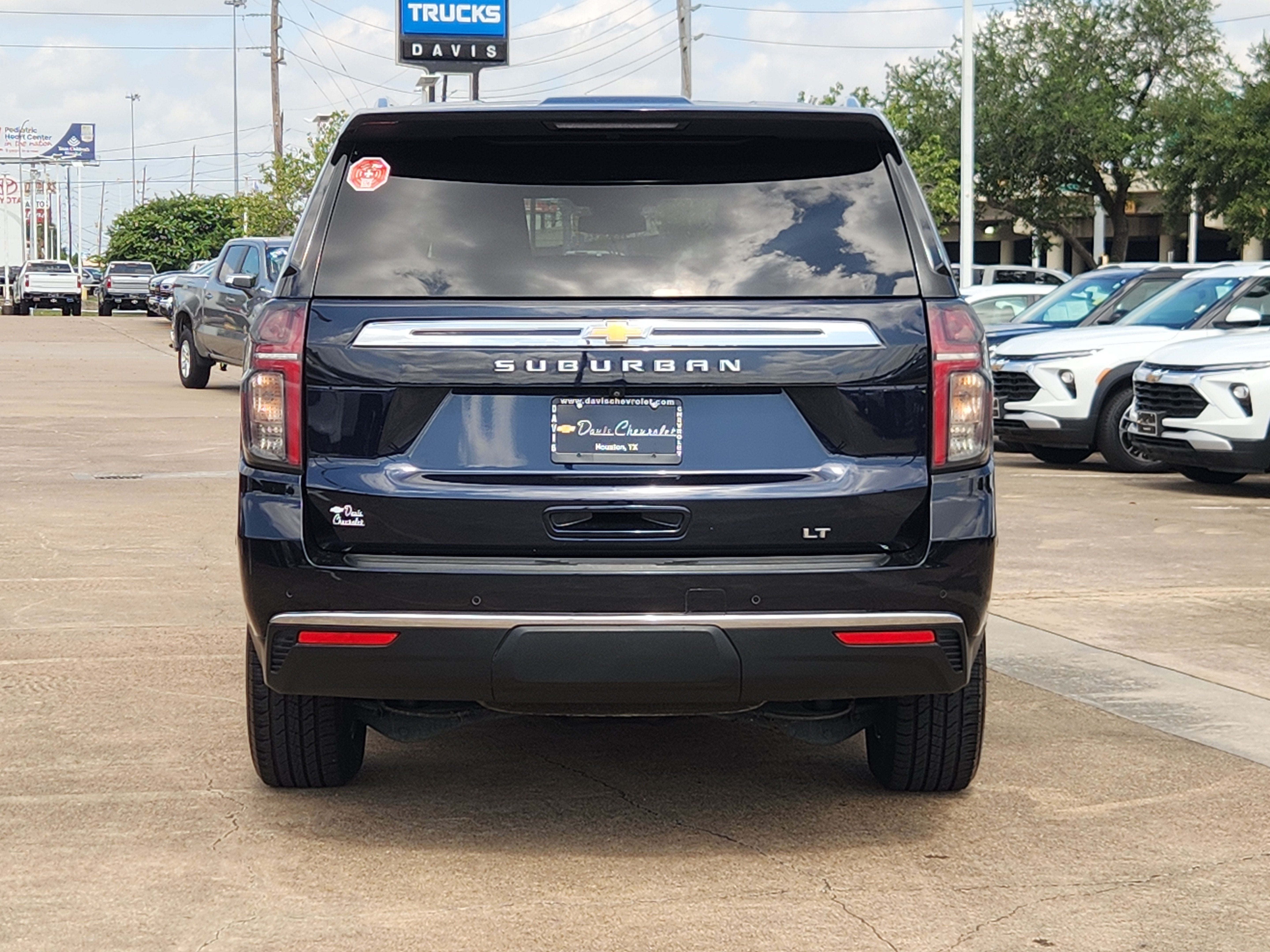 2024 Chevrolet Suburban LT
