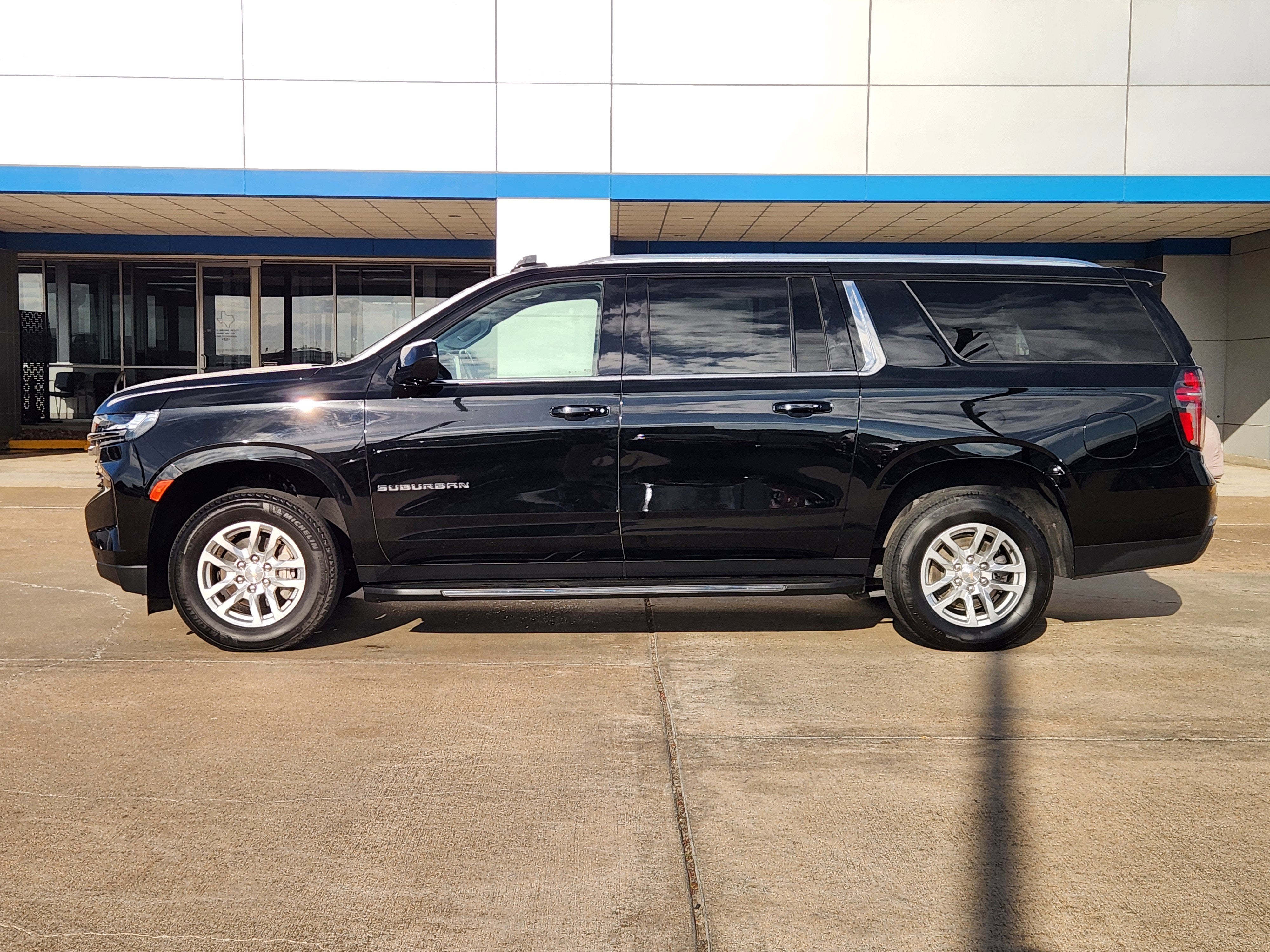 2024 Chevrolet Suburban LT