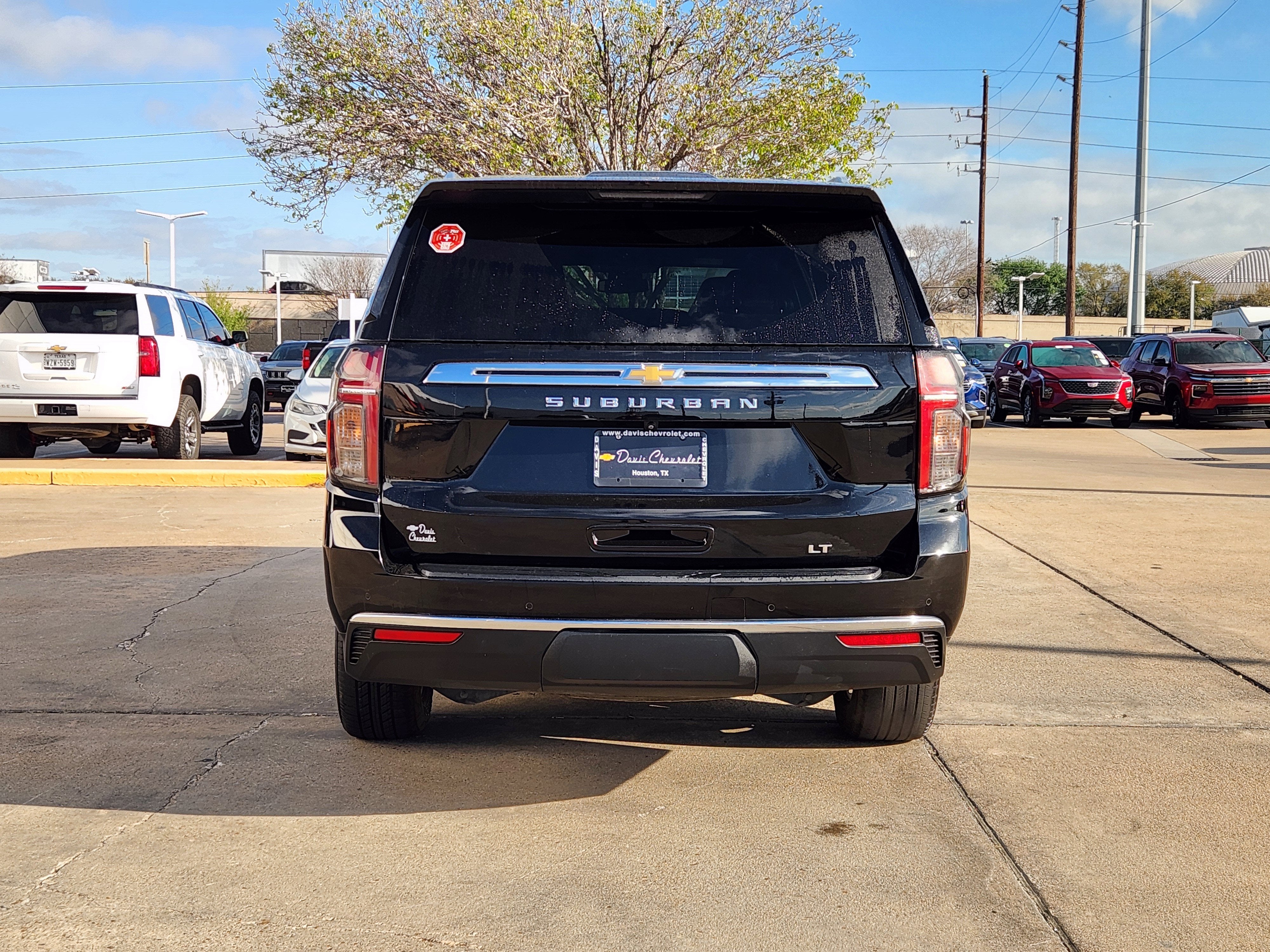 2024 Chevrolet Suburban LT