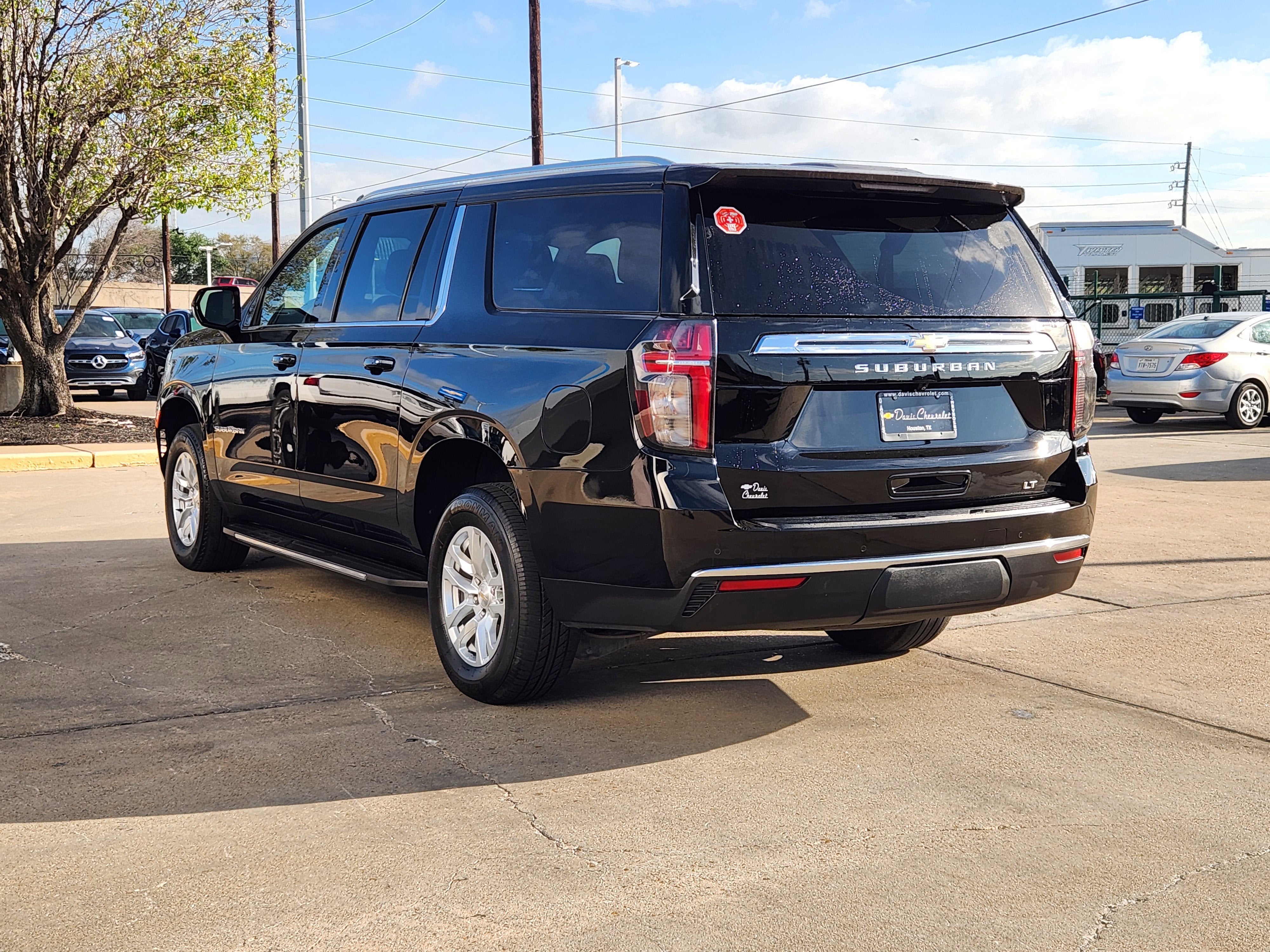 2024 Chevrolet Suburban LT
