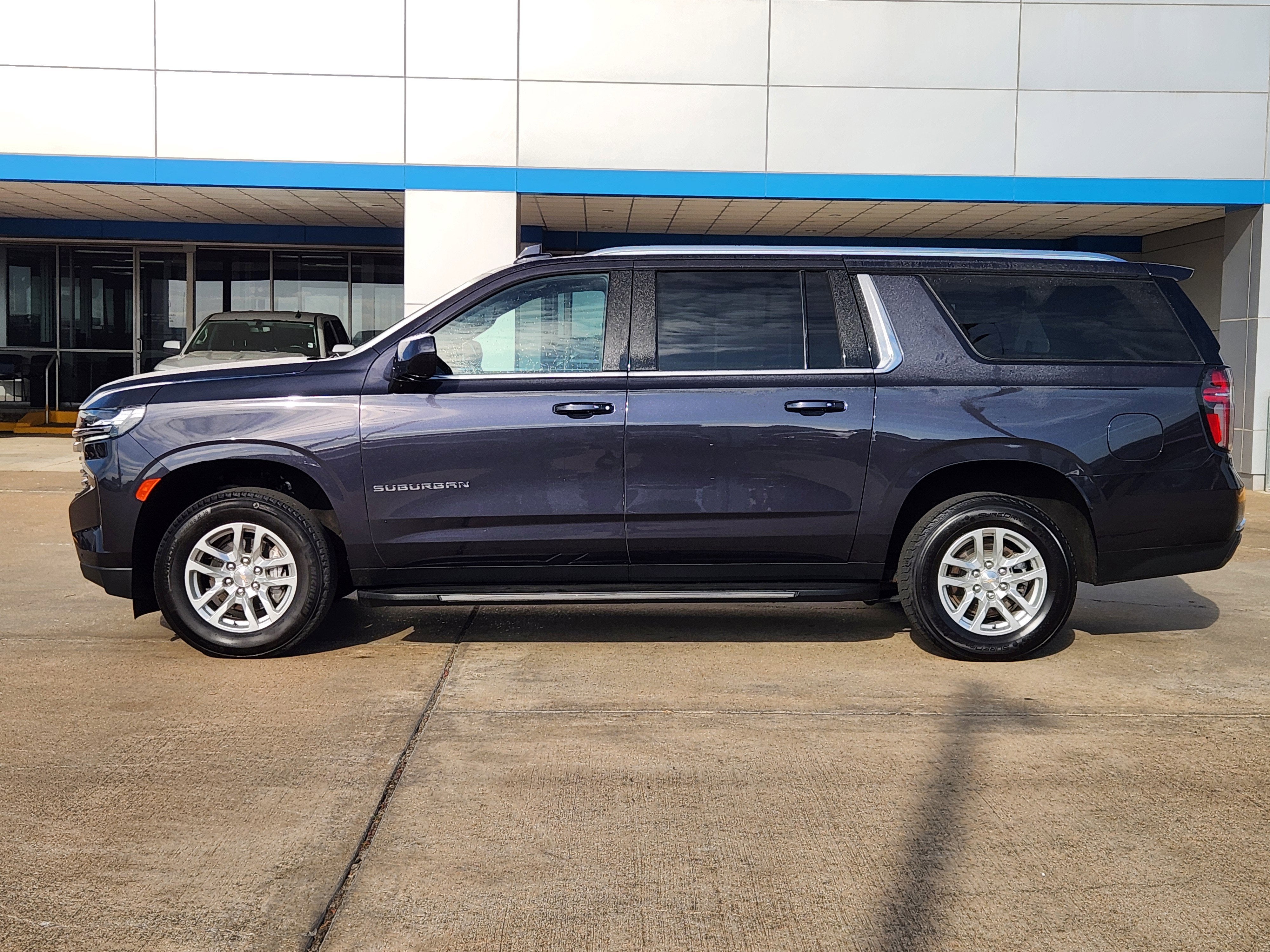 2024 Chevrolet Suburban LT