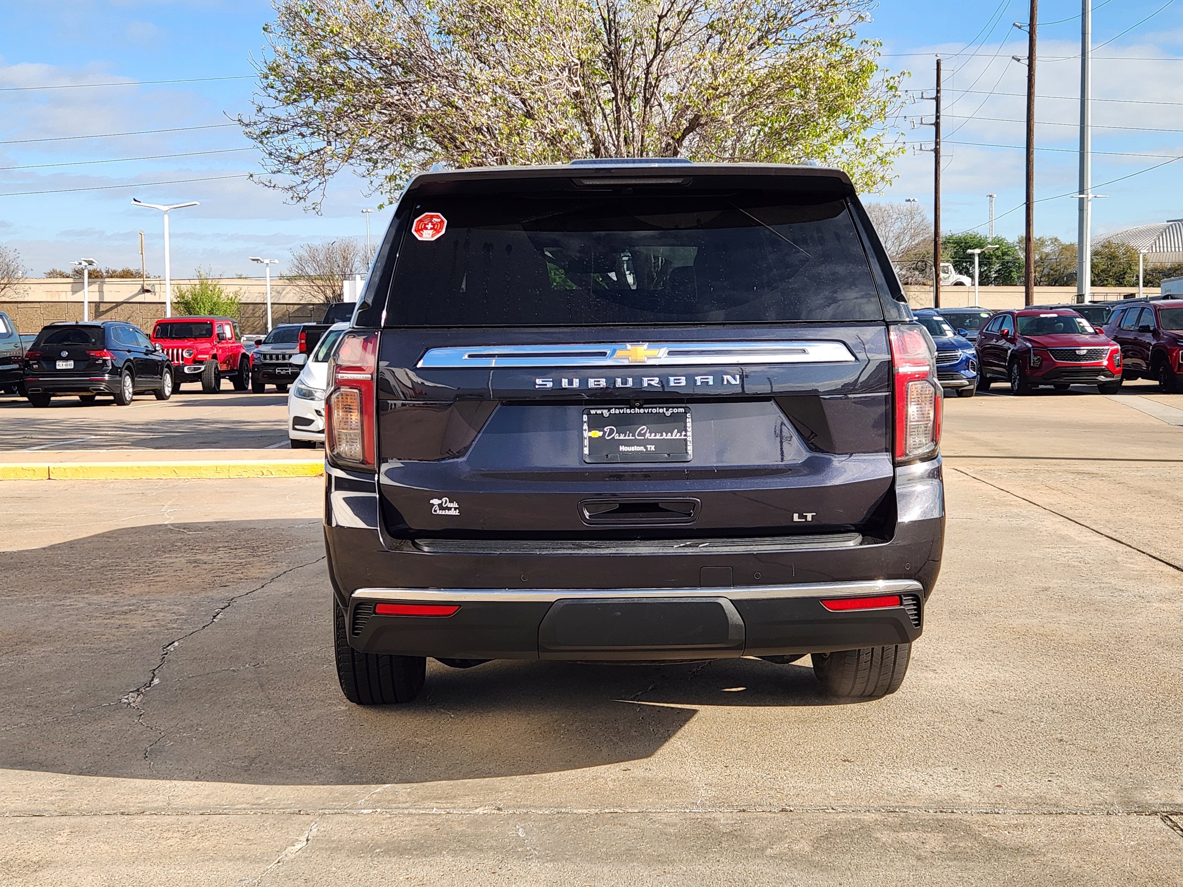 2024 Chevrolet Suburban LT