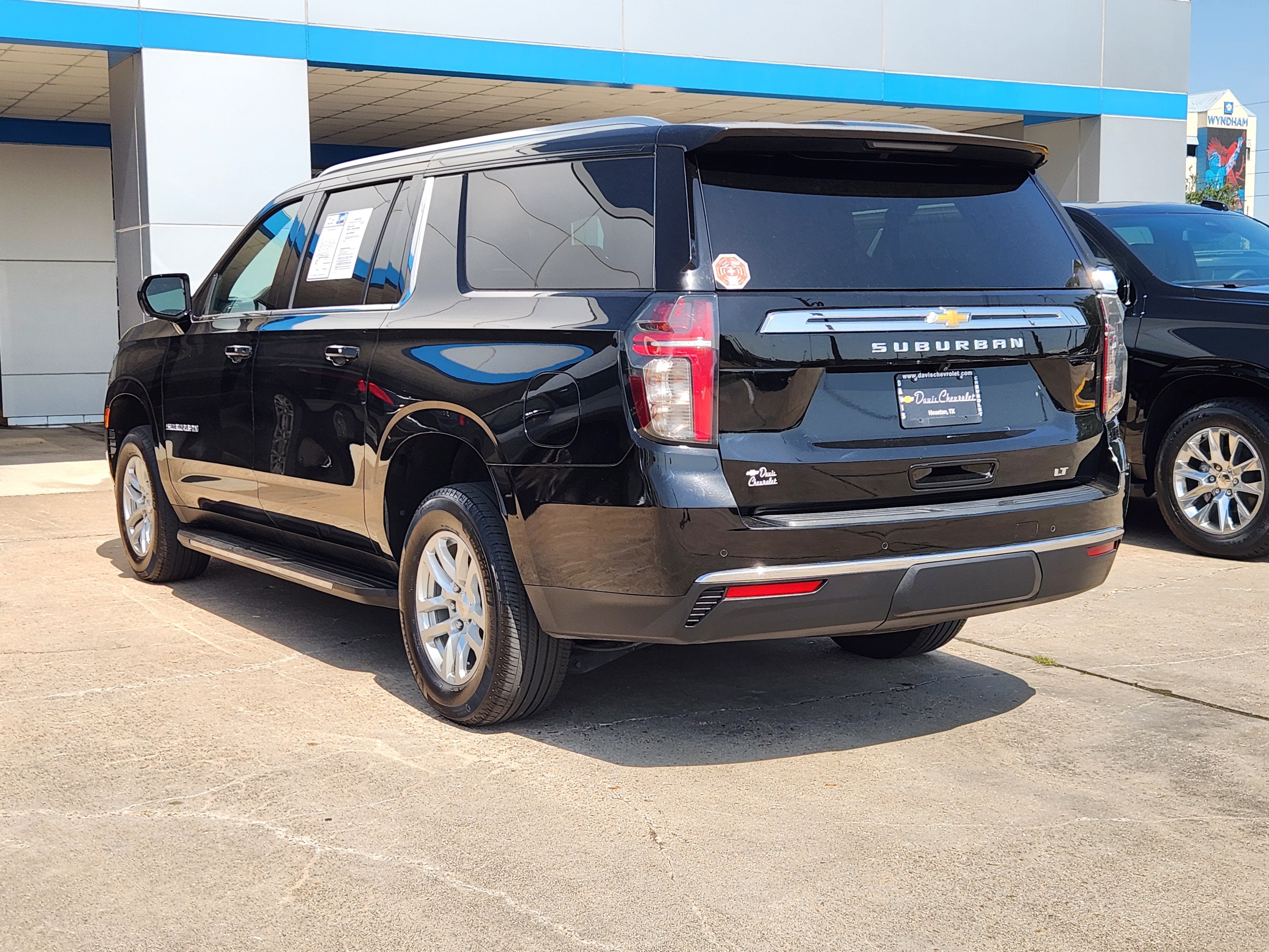 2024 Chevrolet Suburban LT