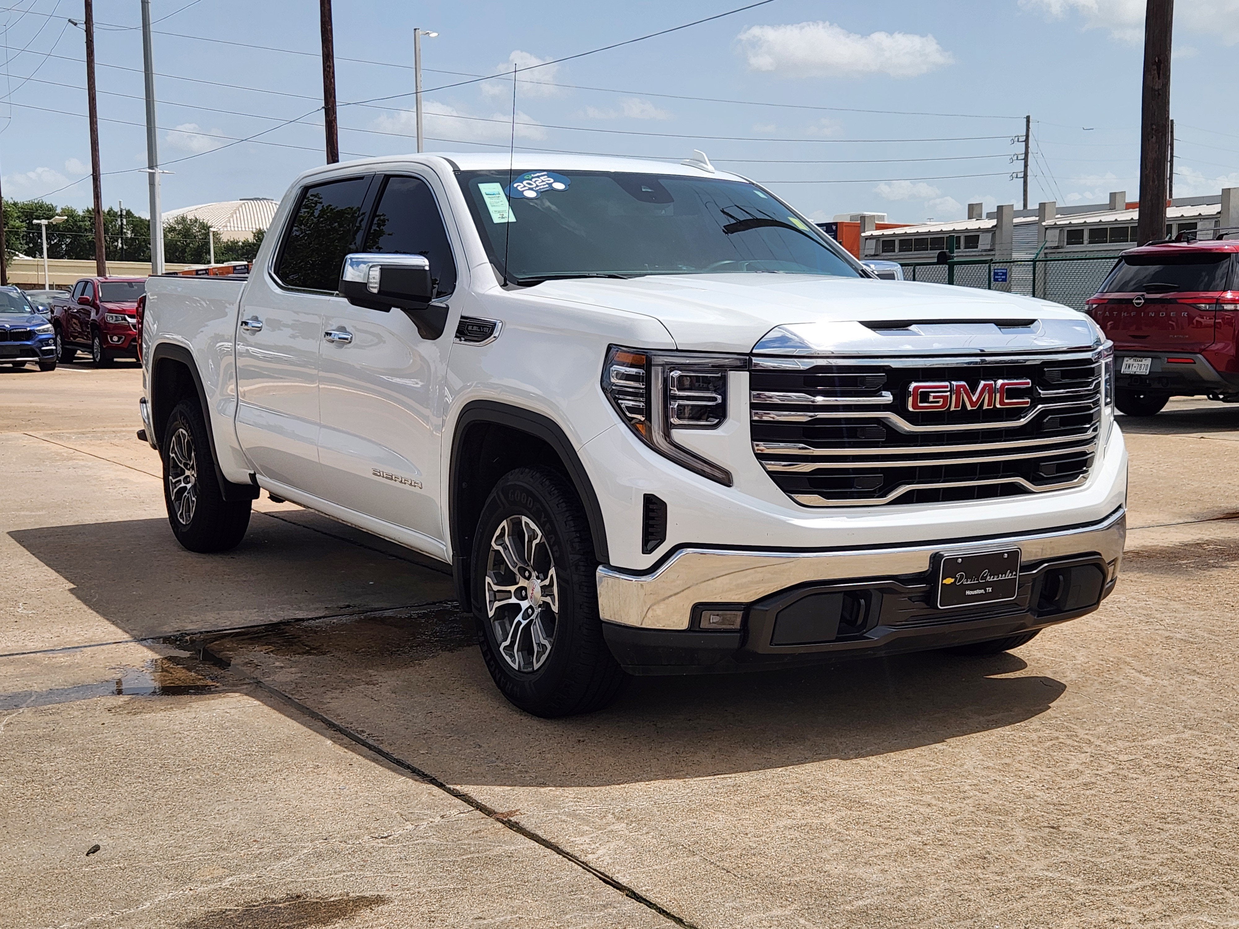 2025 GMC Sierra 1500 SLT