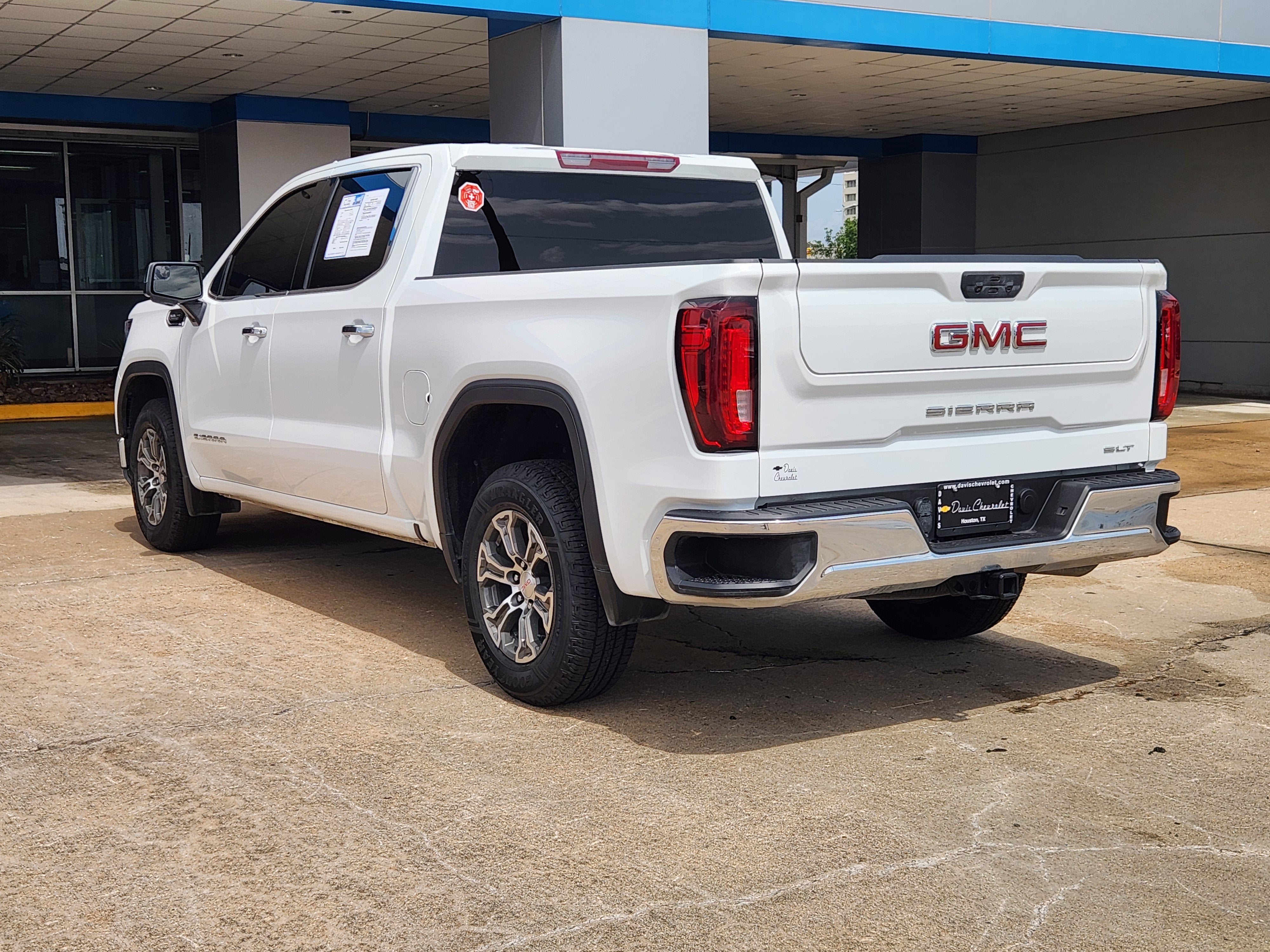 2025 GMC Sierra 1500 SLT