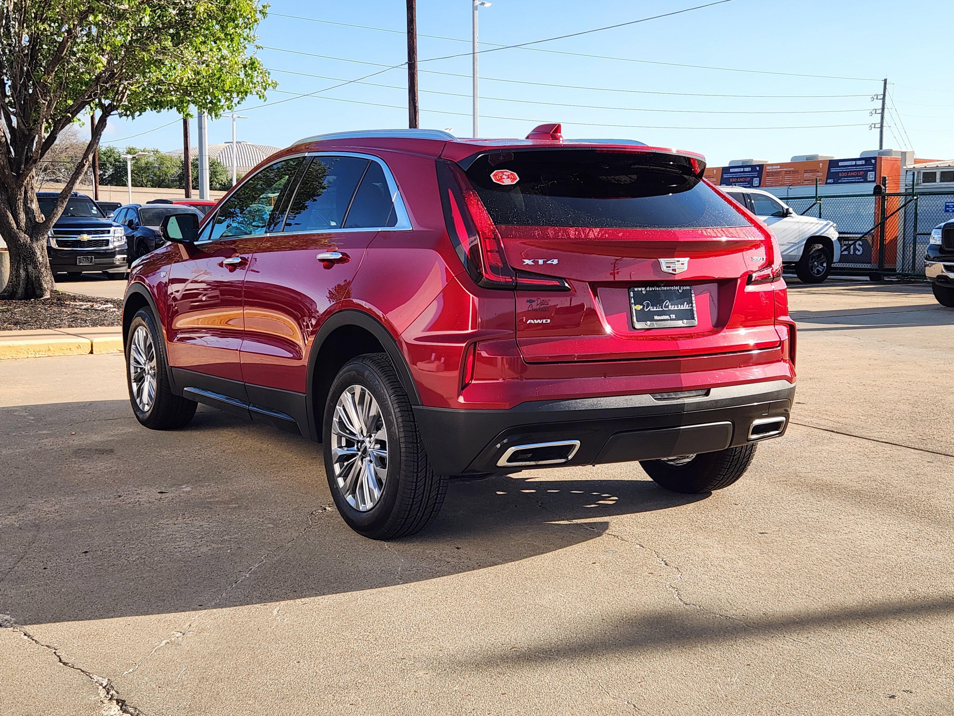 2024 Cadillac XT4 Premium Luxury