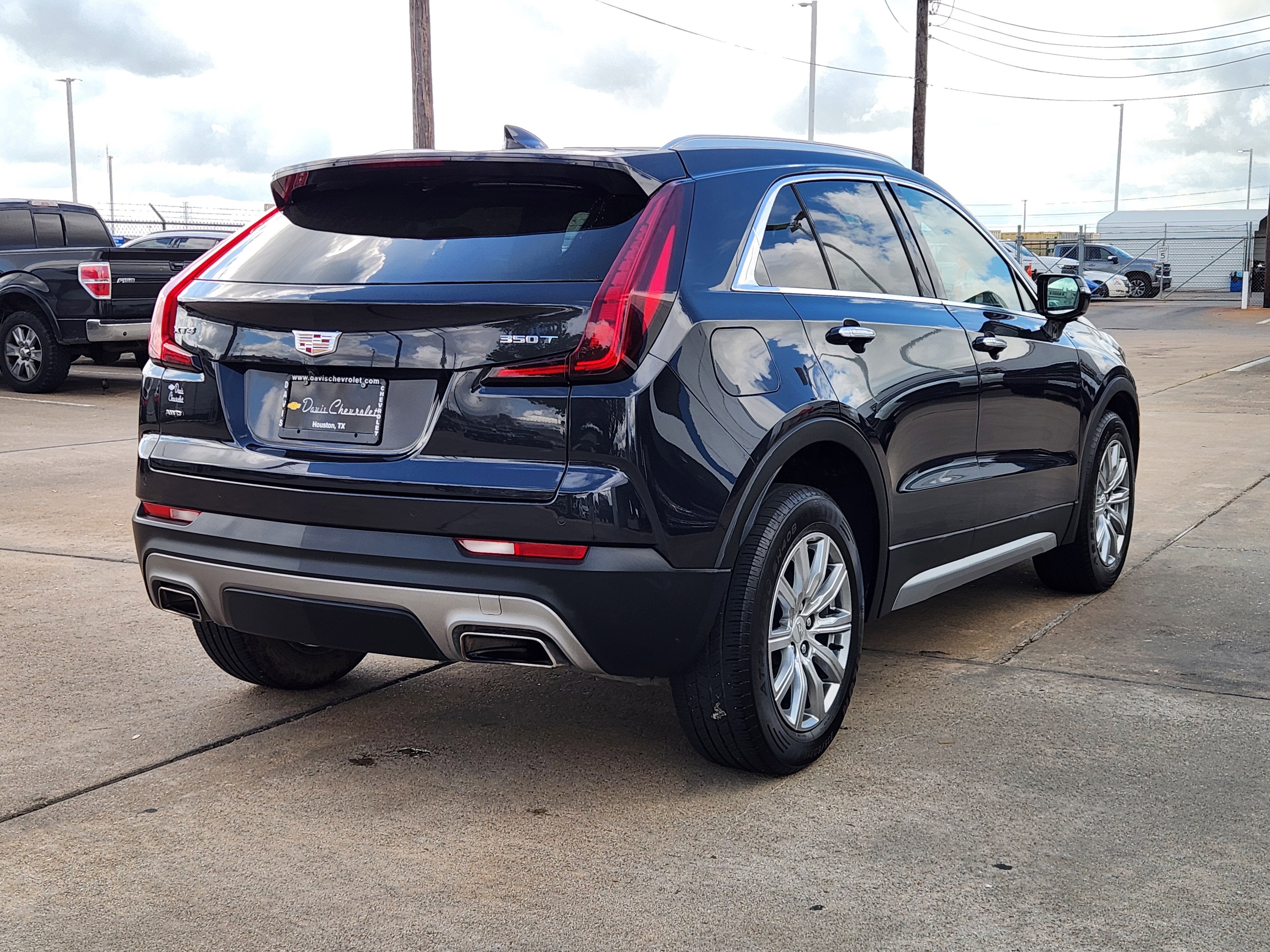 2023 Cadillac XT4 Premium Luxury