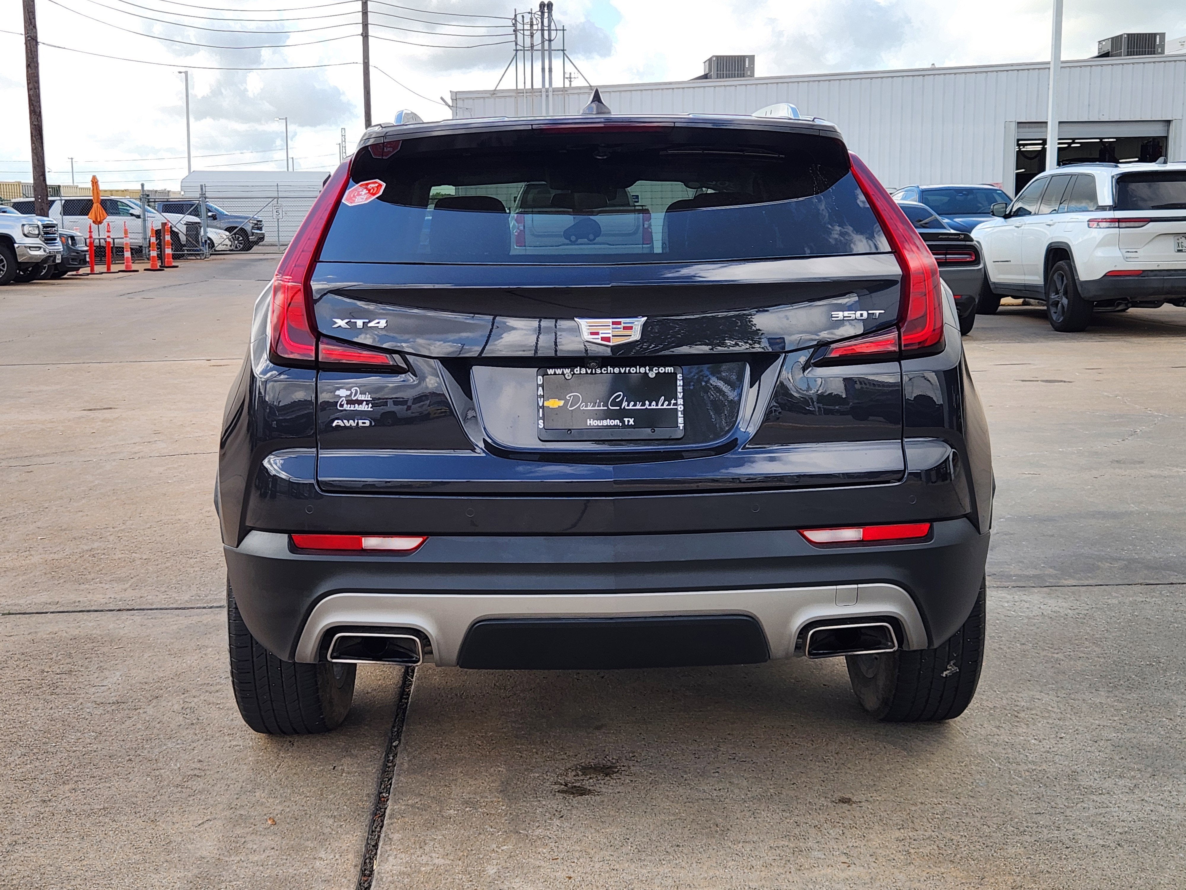 2023 Cadillac XT4 Premium Luxury