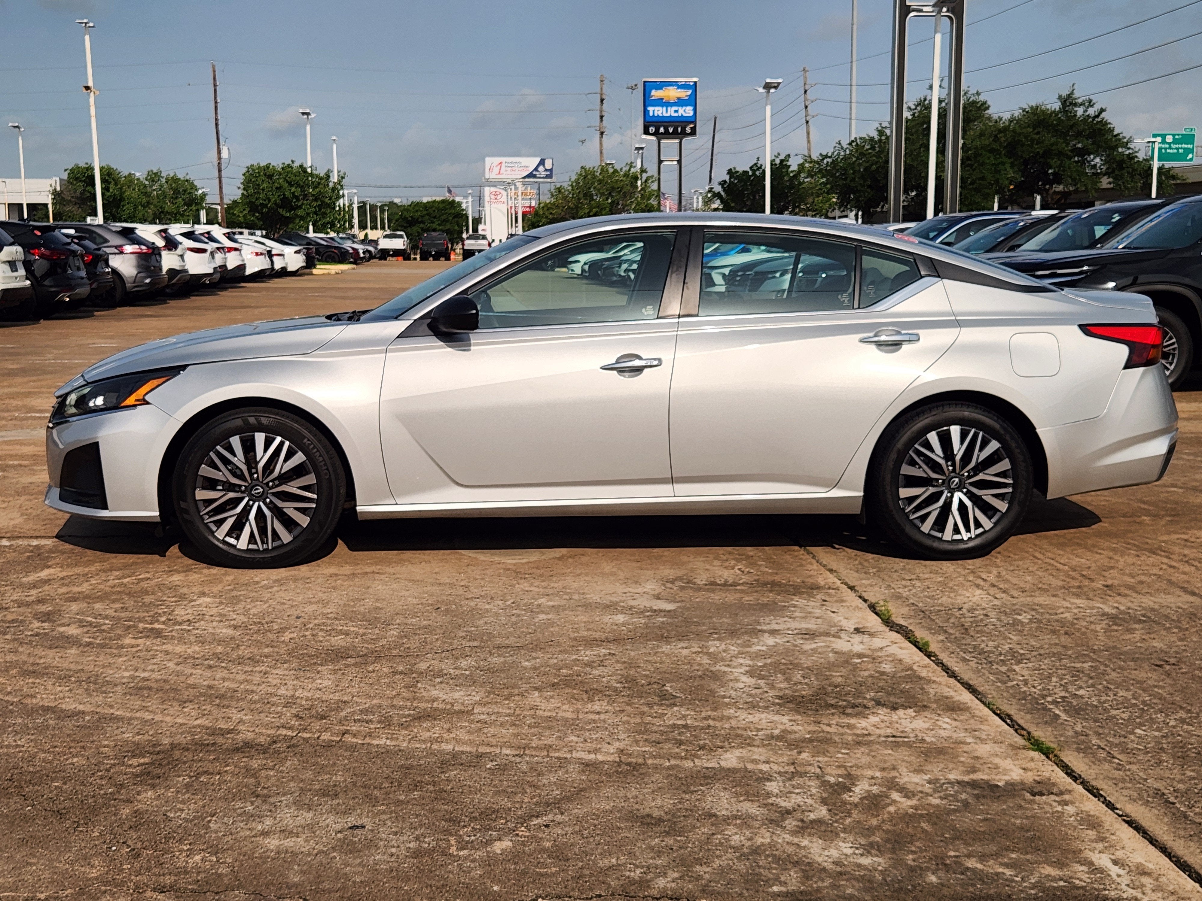 2024 Nissan Altima 2.5 SV