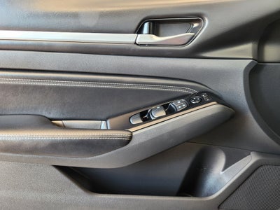 2023 Nissan Altima SL FWD