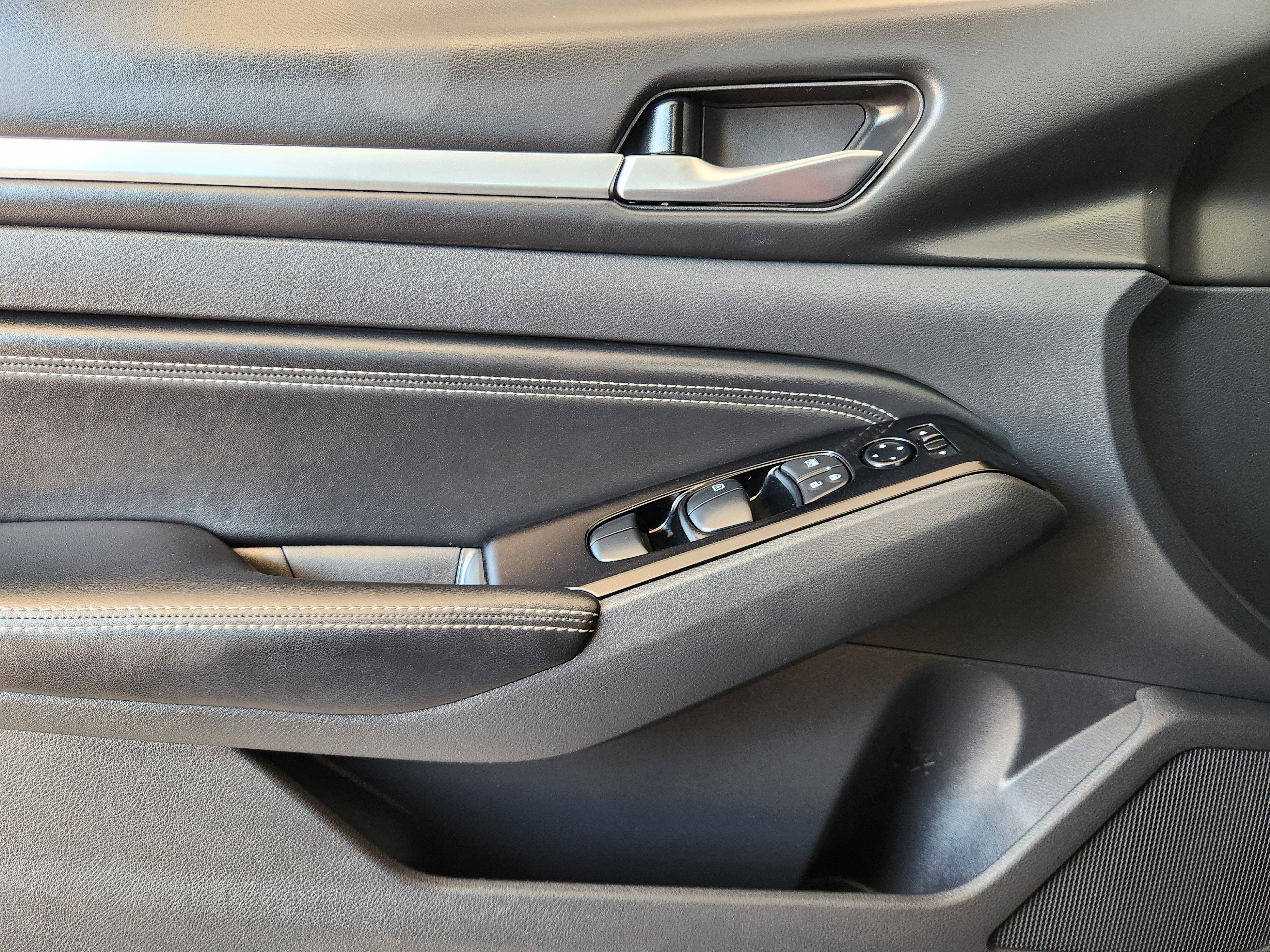 2023 Nissan Altima SL FWD