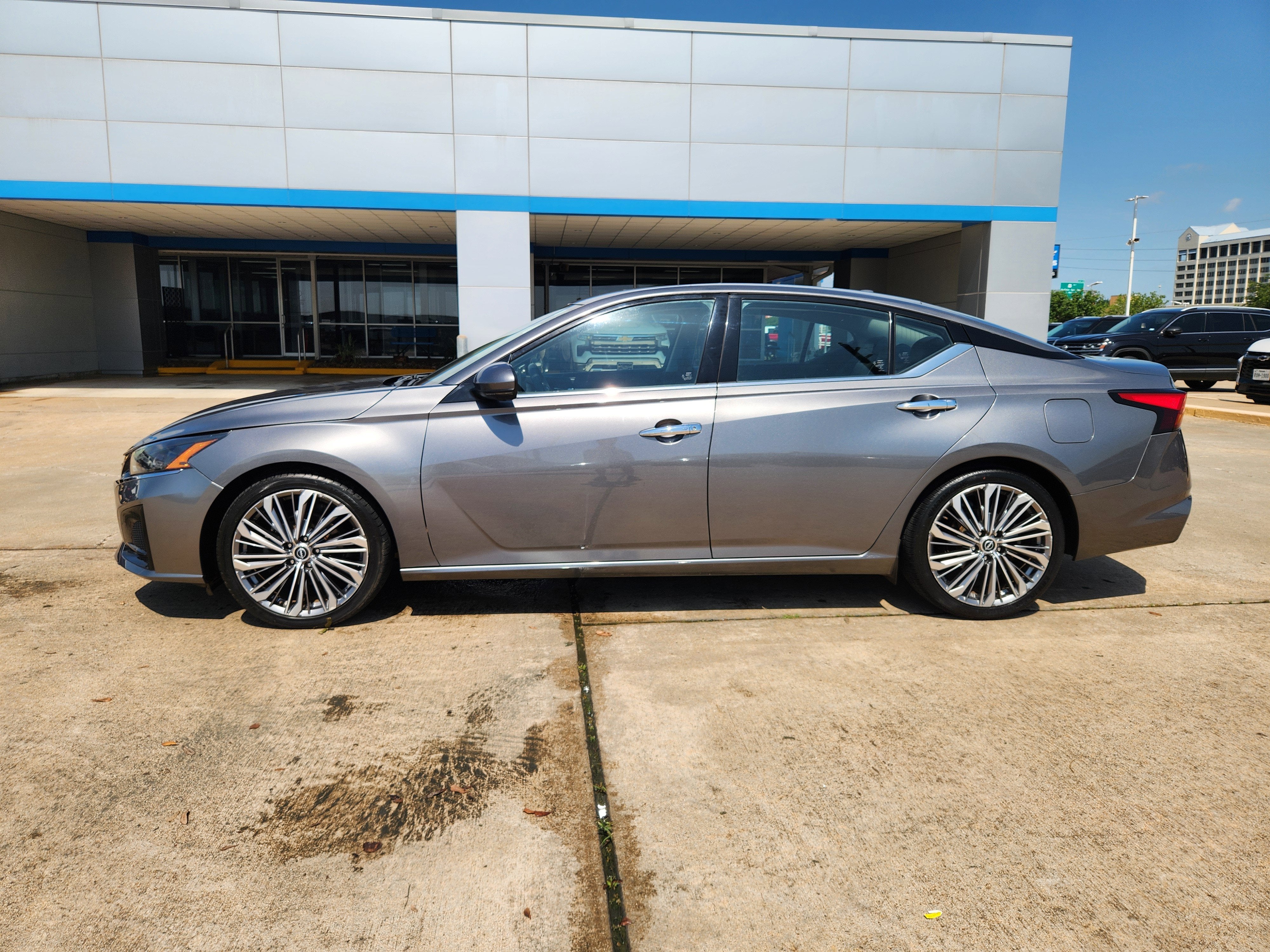 2023 Nissan Altima SL FWD