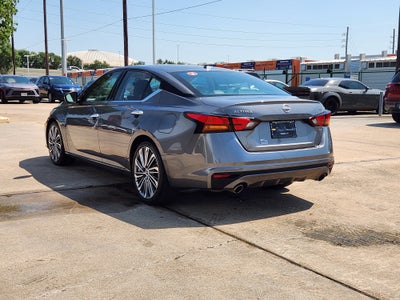 2023 Nissan Altima SL FWD